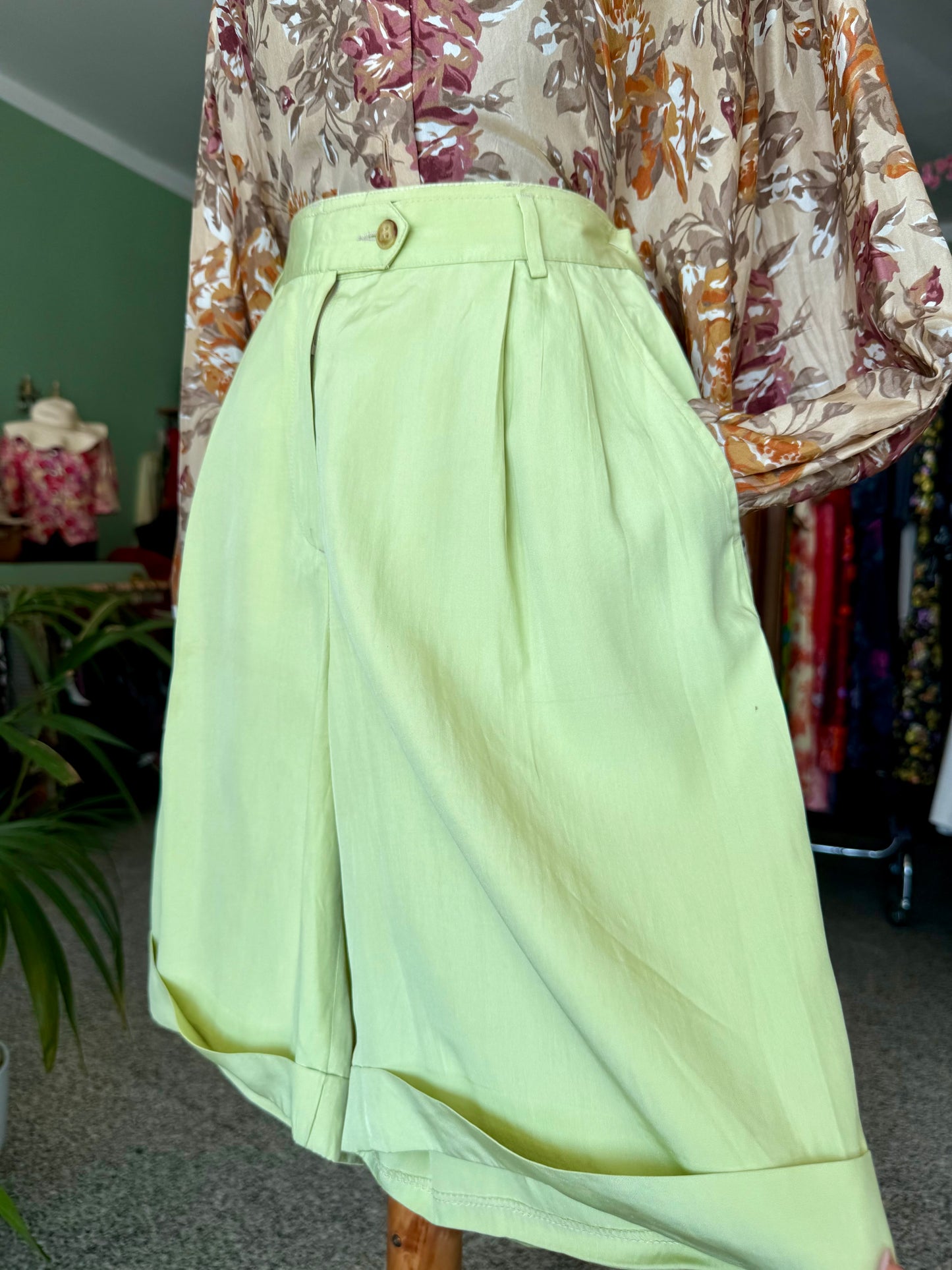 Pantaloni corti a vita alta lime πβπ©- TG. 40