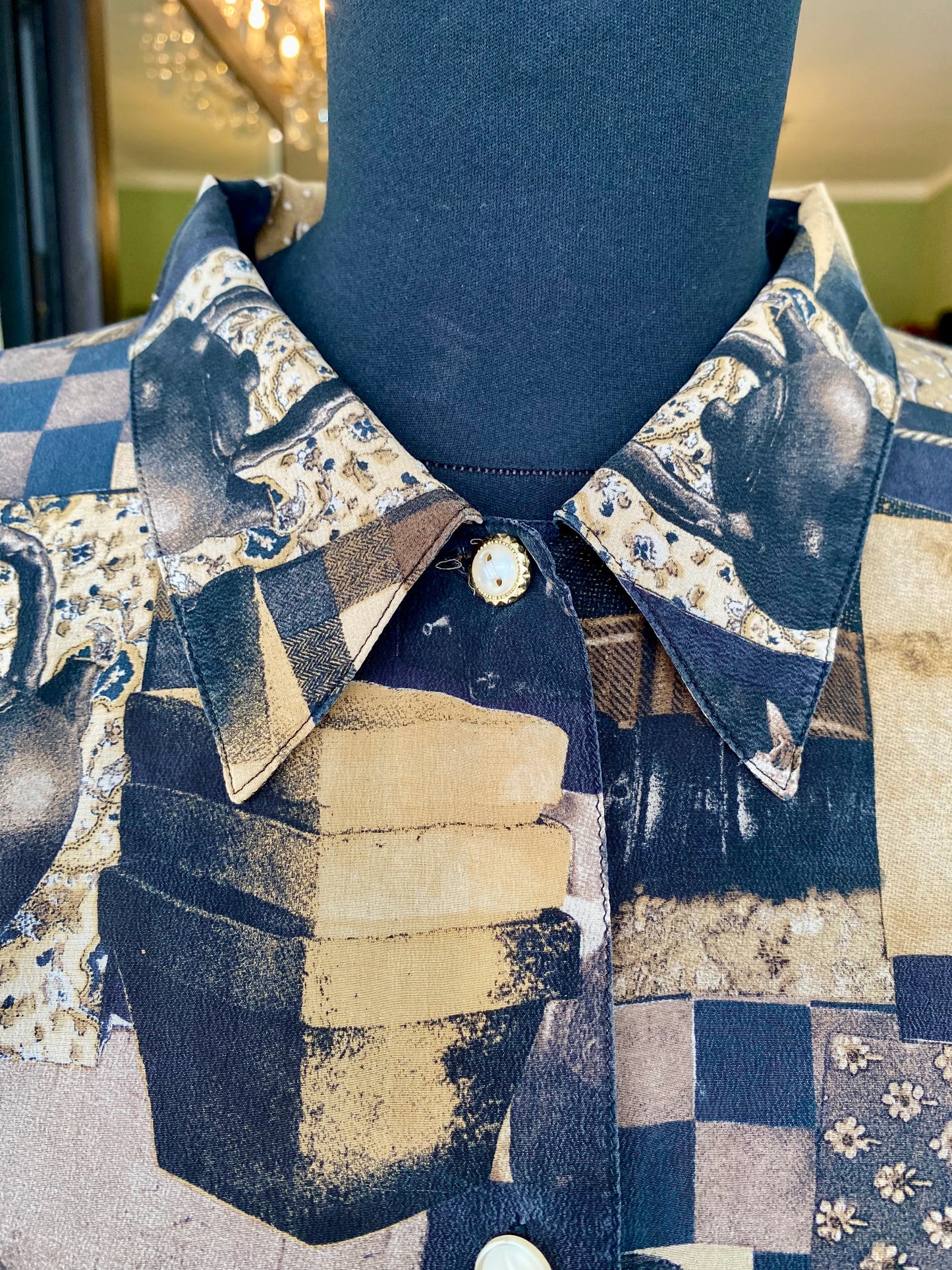 Camicia anni ‘80 con stampa collage surreale - TG. 46/48 circa