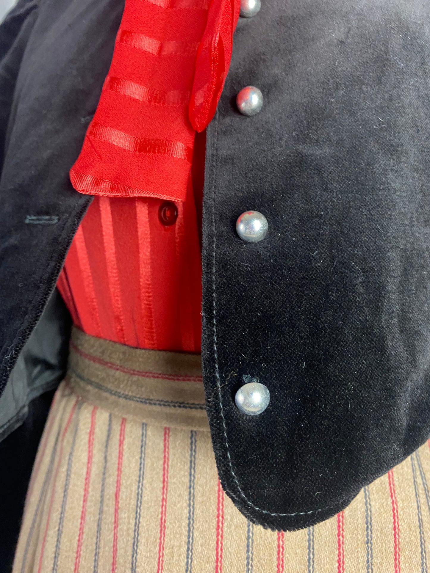 Giacchino tirolese in velluto nero - TG. 38