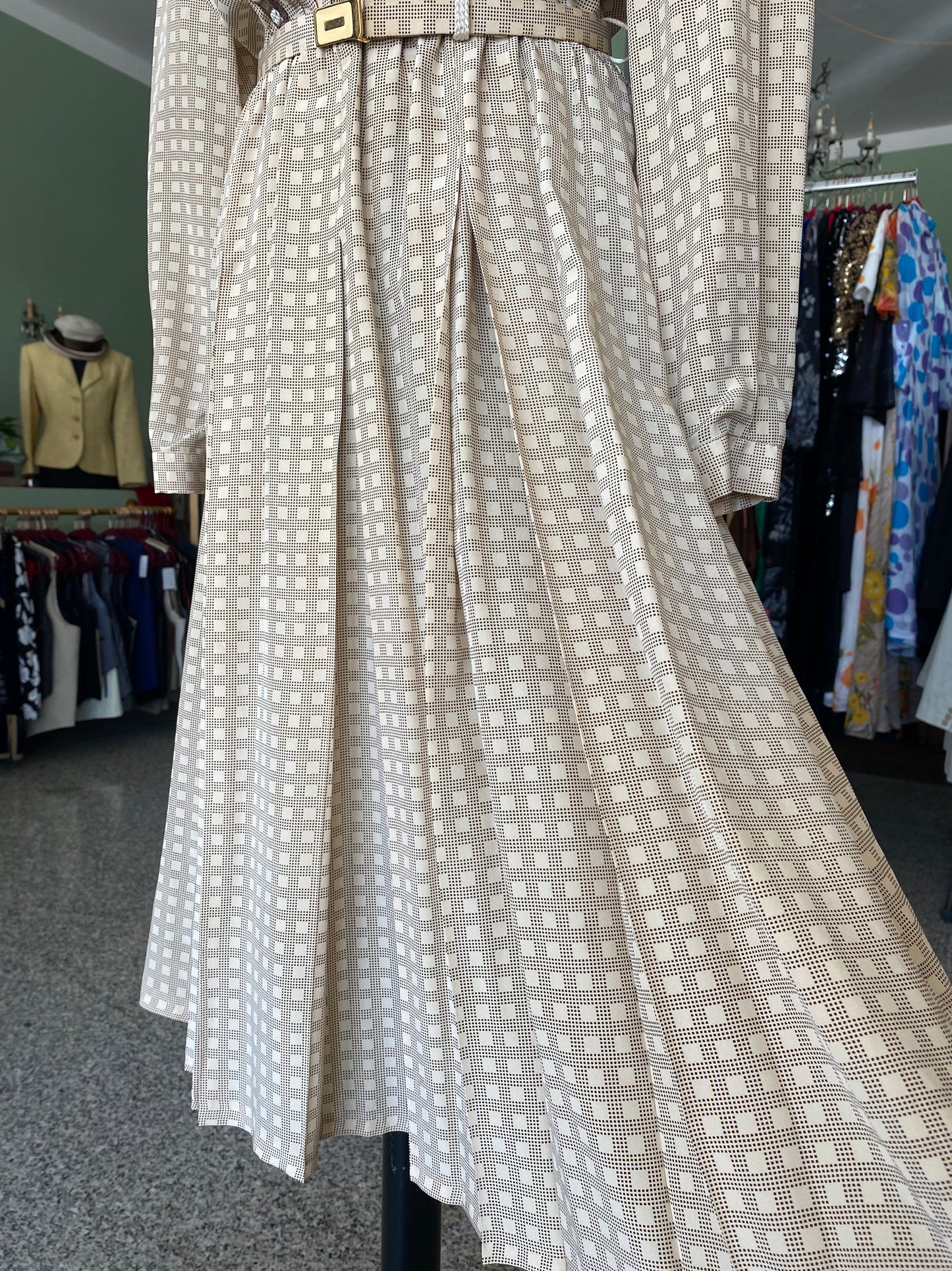 Abito anni ‘70 classico in seta - TG. 40/42/44
