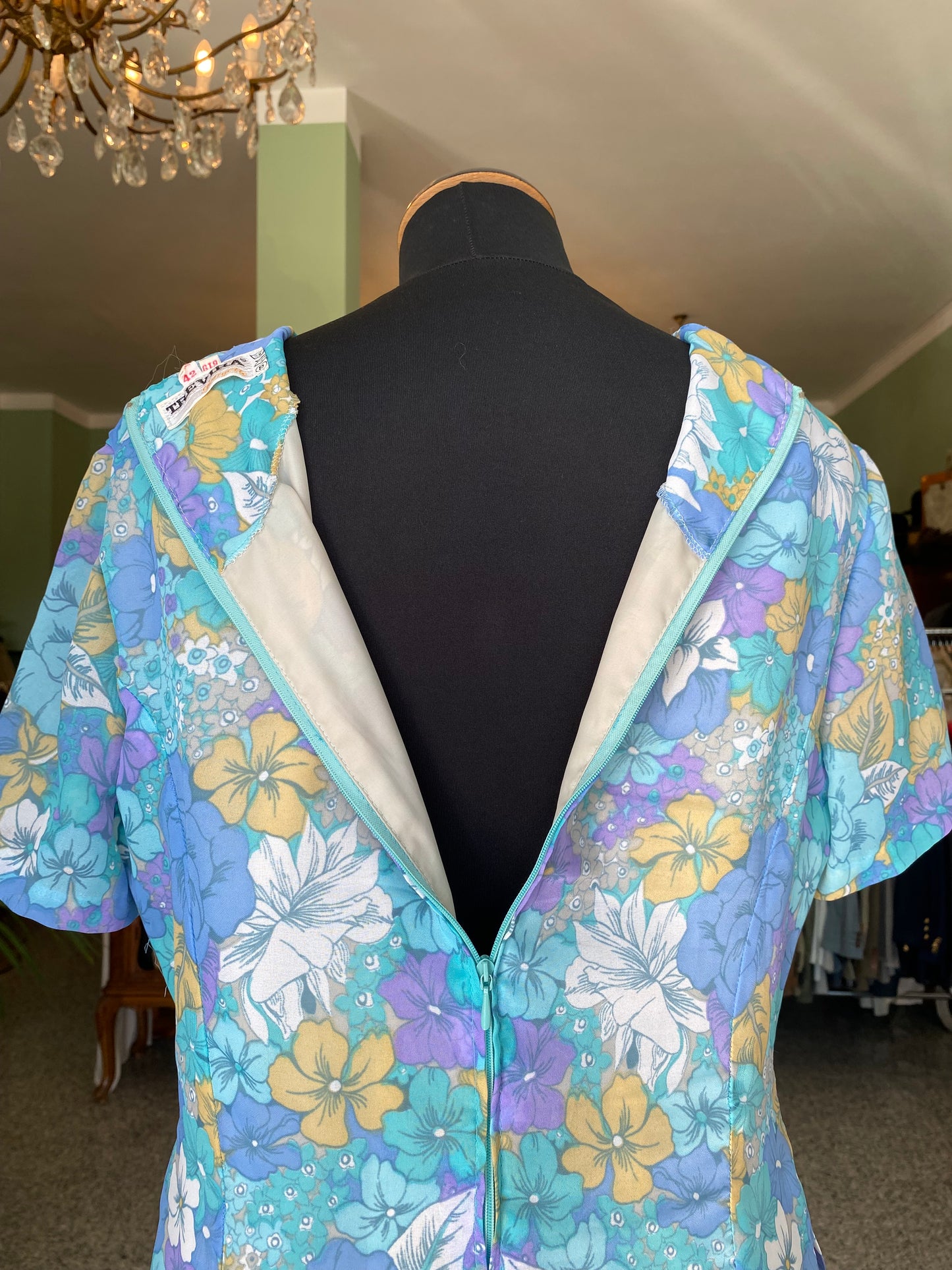 Abito vintage anni ’60 in Trevira Georgette a fiori – pieghe laterali - TG. 42 circa
