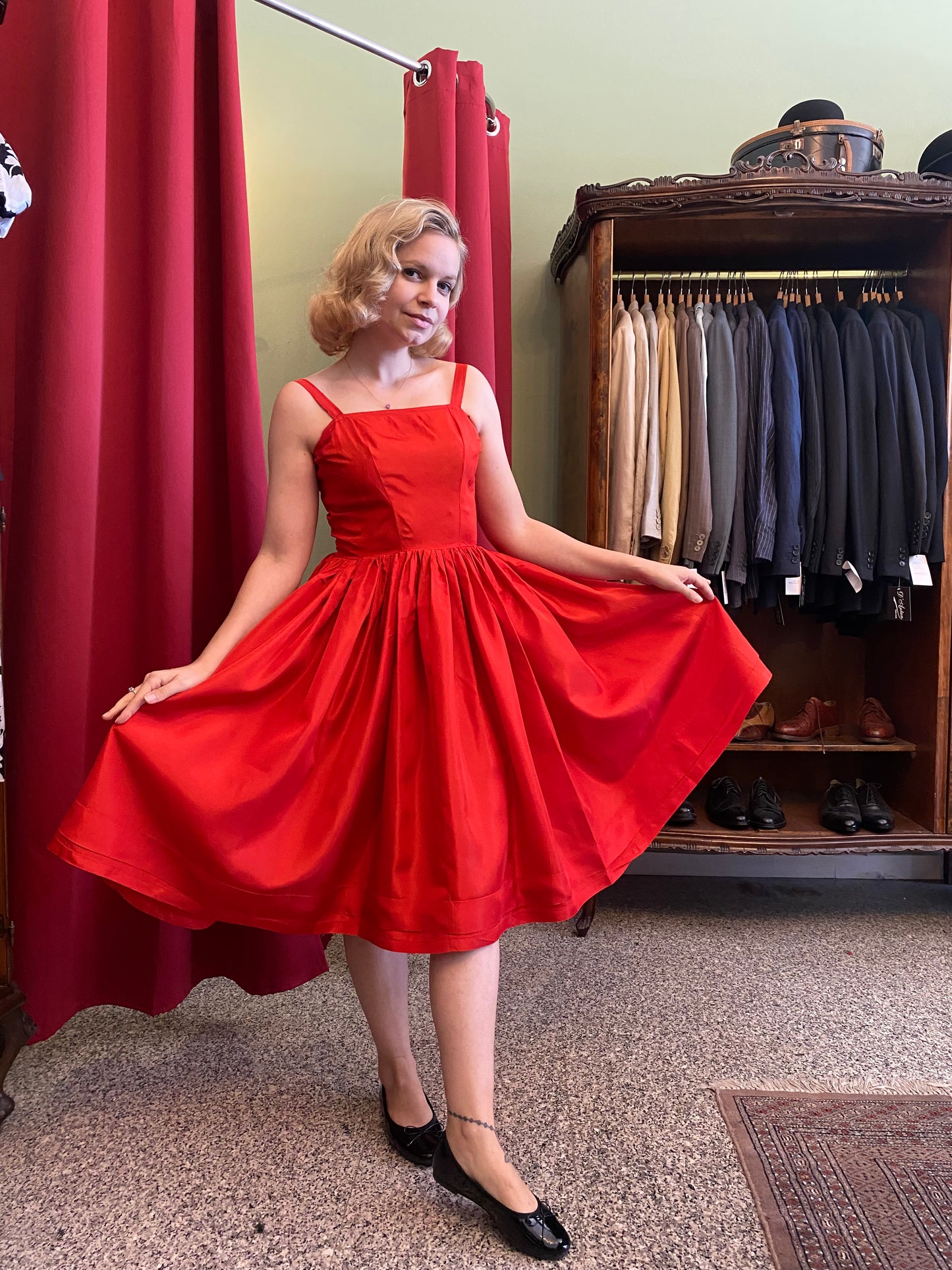 Abito anni ‘50 rosso in taffetà - TG. 38/40 con seno petite