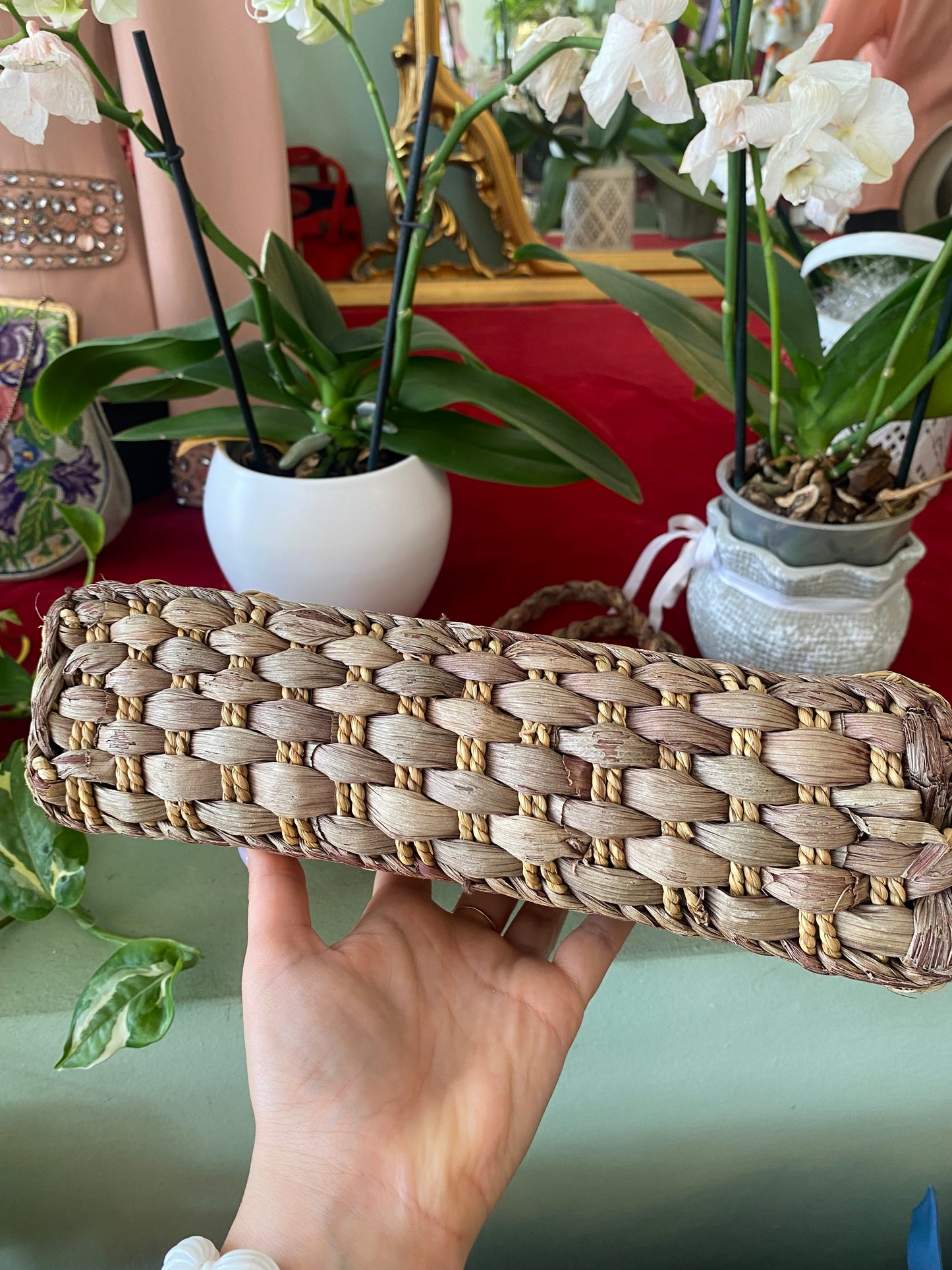 Borsa in paglia intrecciata con manici intrecciati