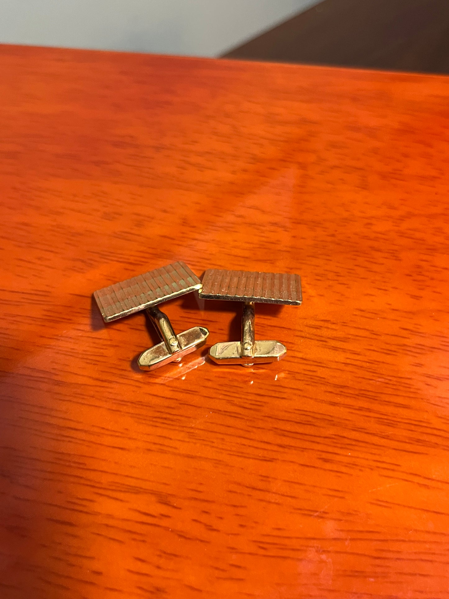 Gemelli dorati rettangolari