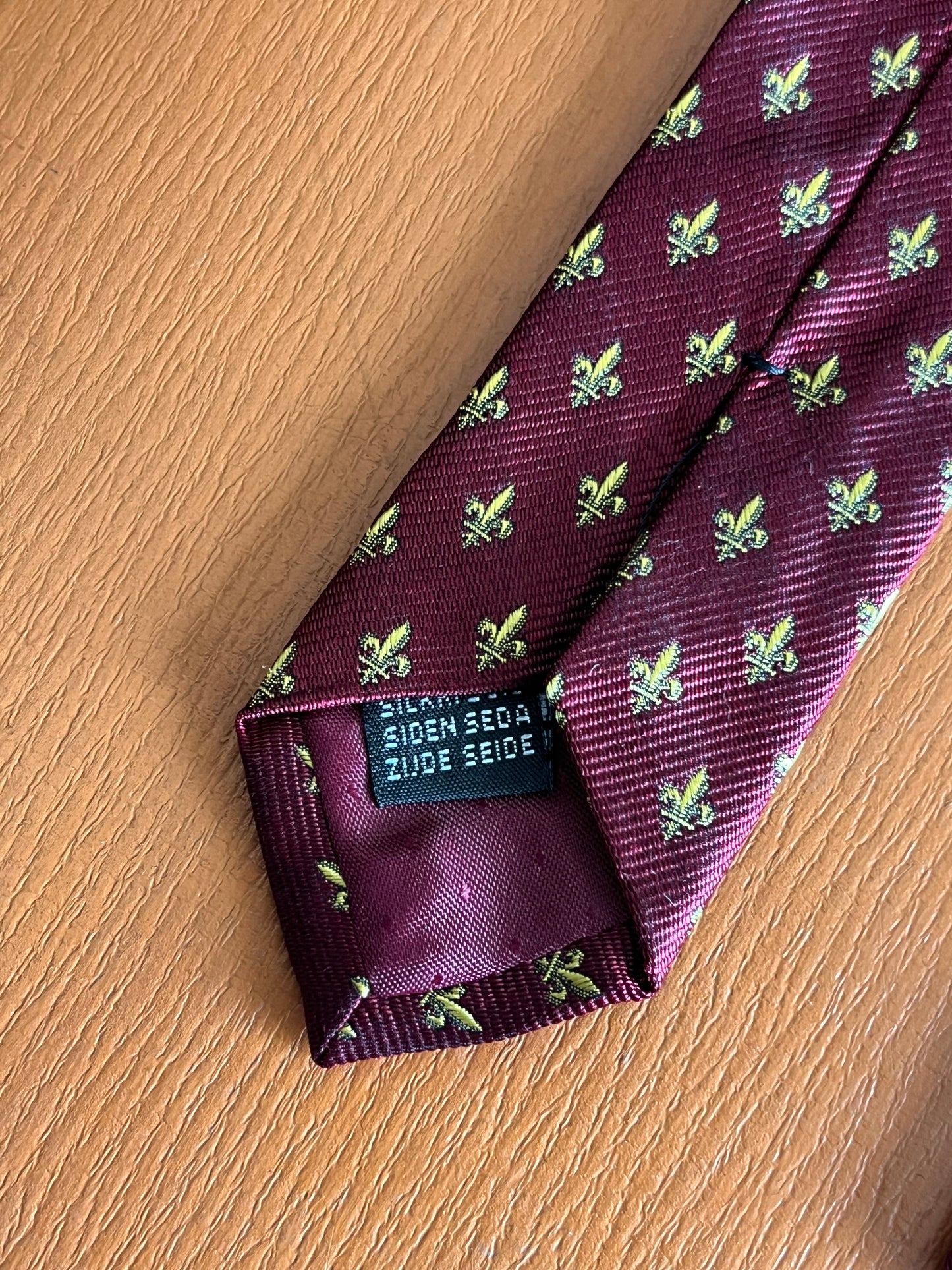 Cravatta anni ‘80 giglio araldico