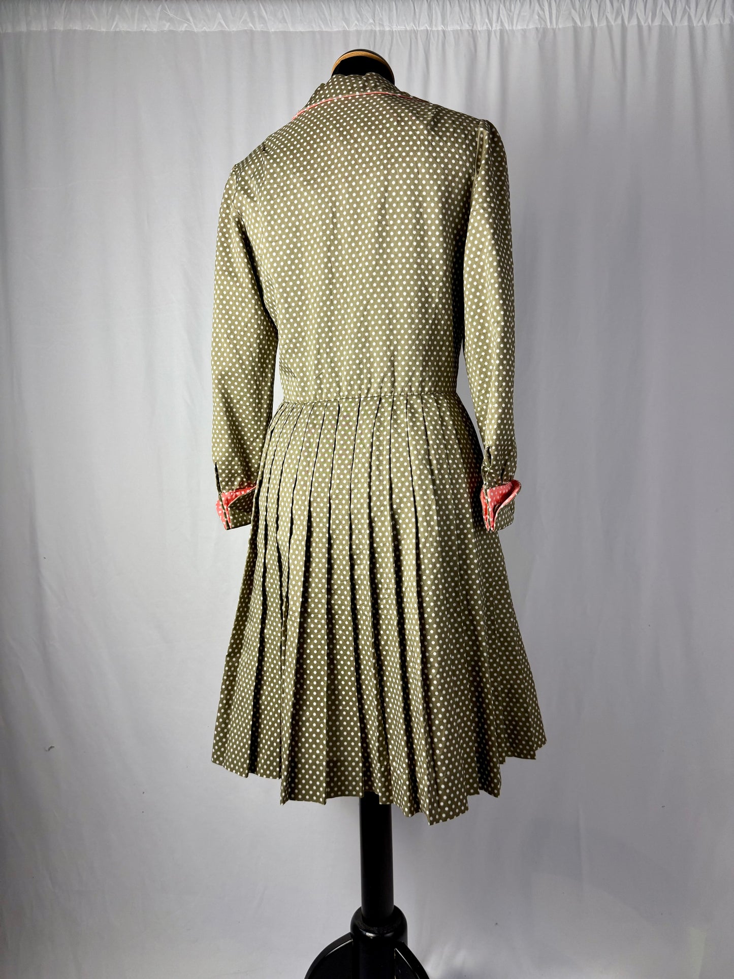 Abito anni ‘50 a pois con colletto e polsini a contrasto -TG. 40