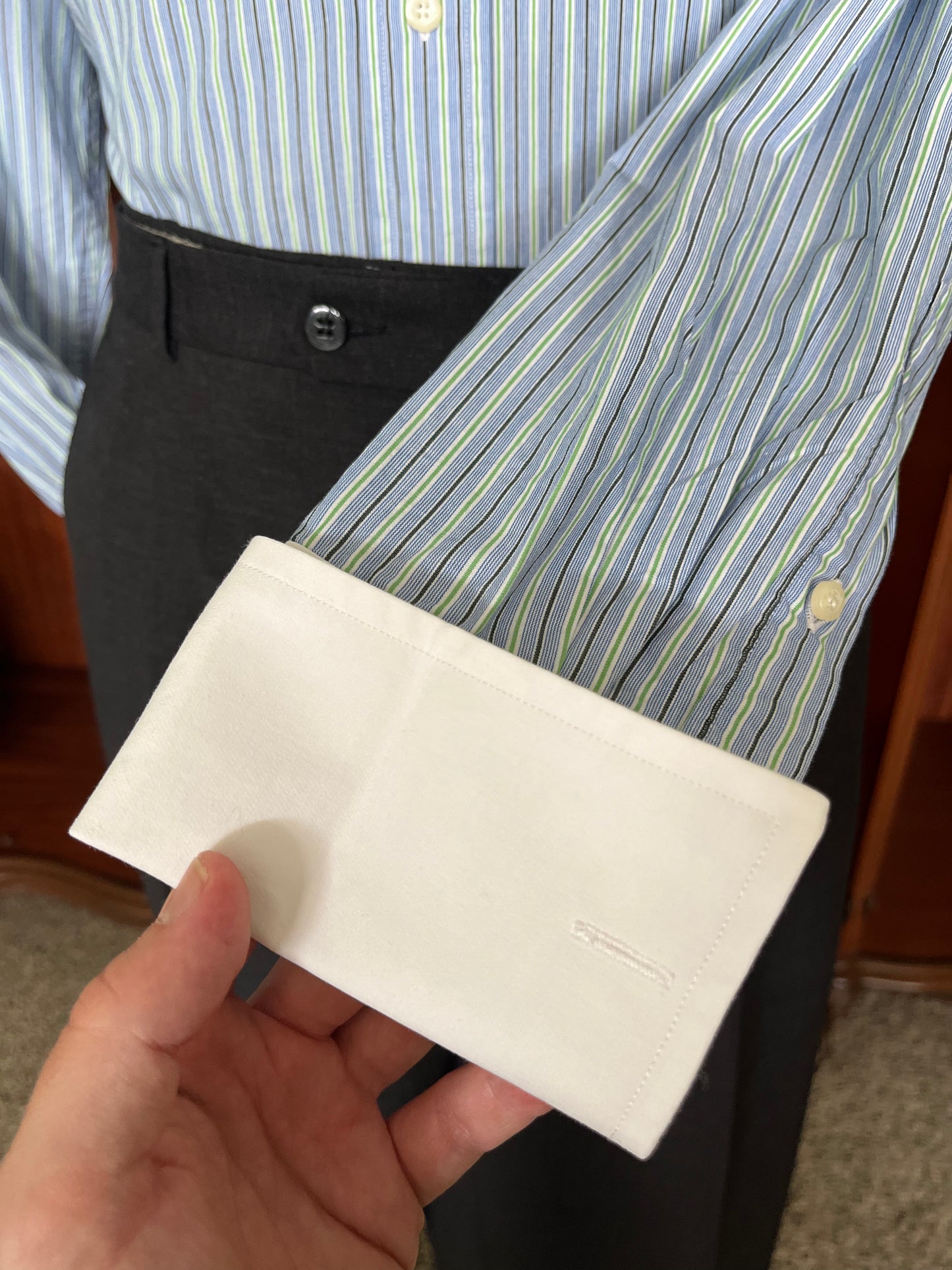 Camicia azzurra-verde collo a contrasto