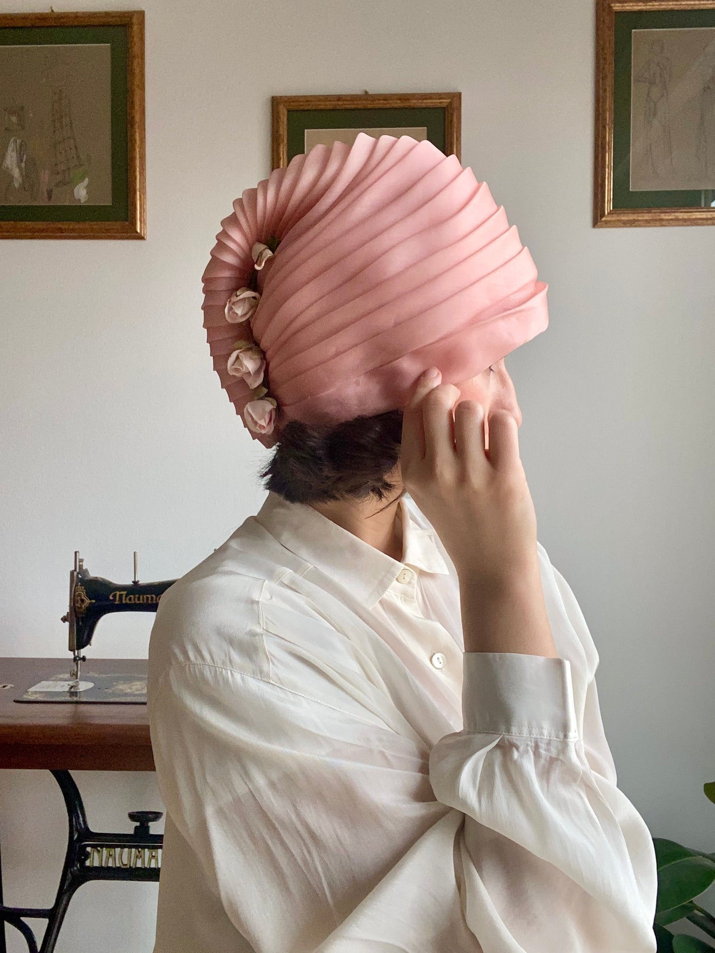 Cappello anni ‘60 in seta rosa