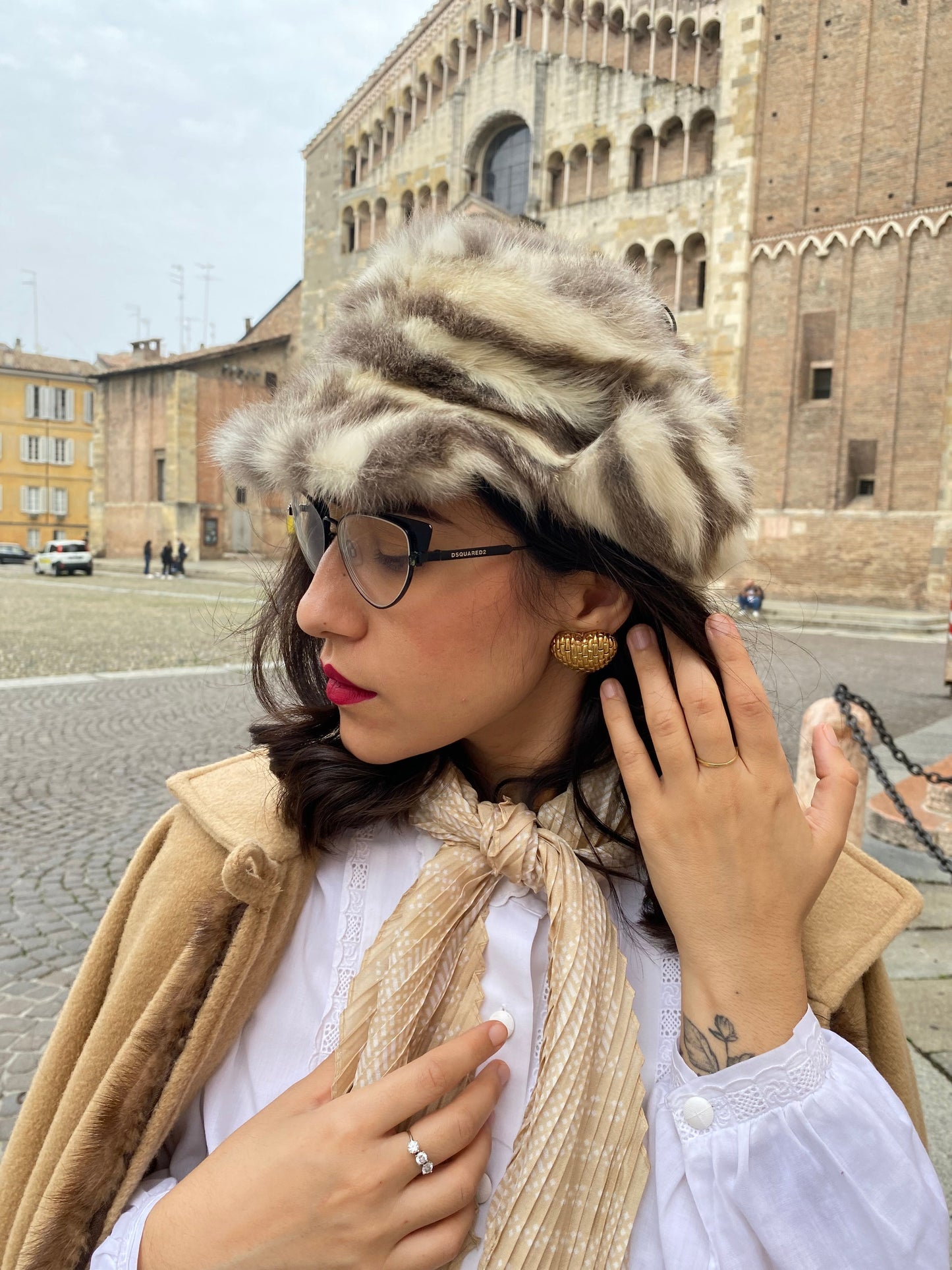 Cappello anni ‘60 in pelliccia striata