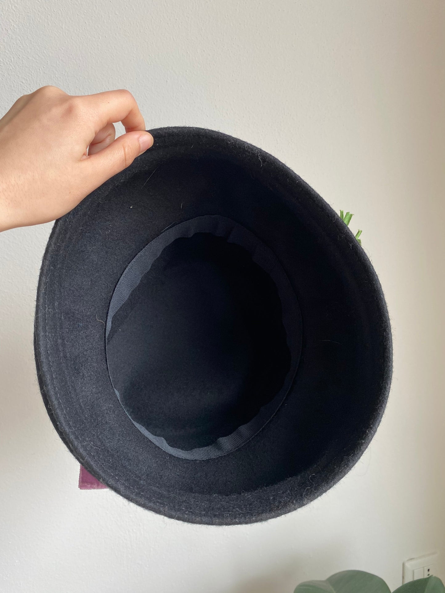 Cappello anni ‘80 con fiori di lavanda