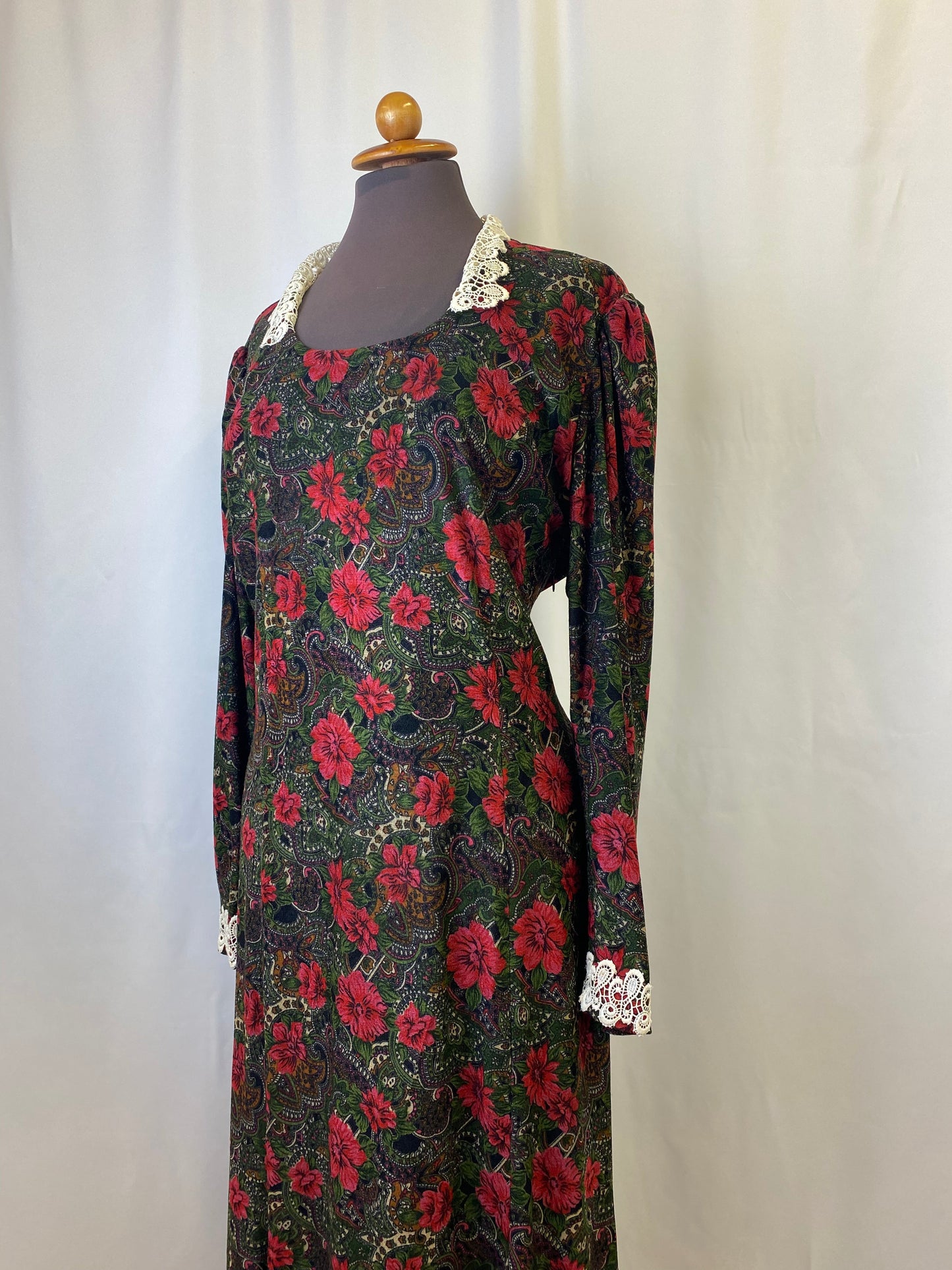 Abito romantico con pizzo - TG. 44