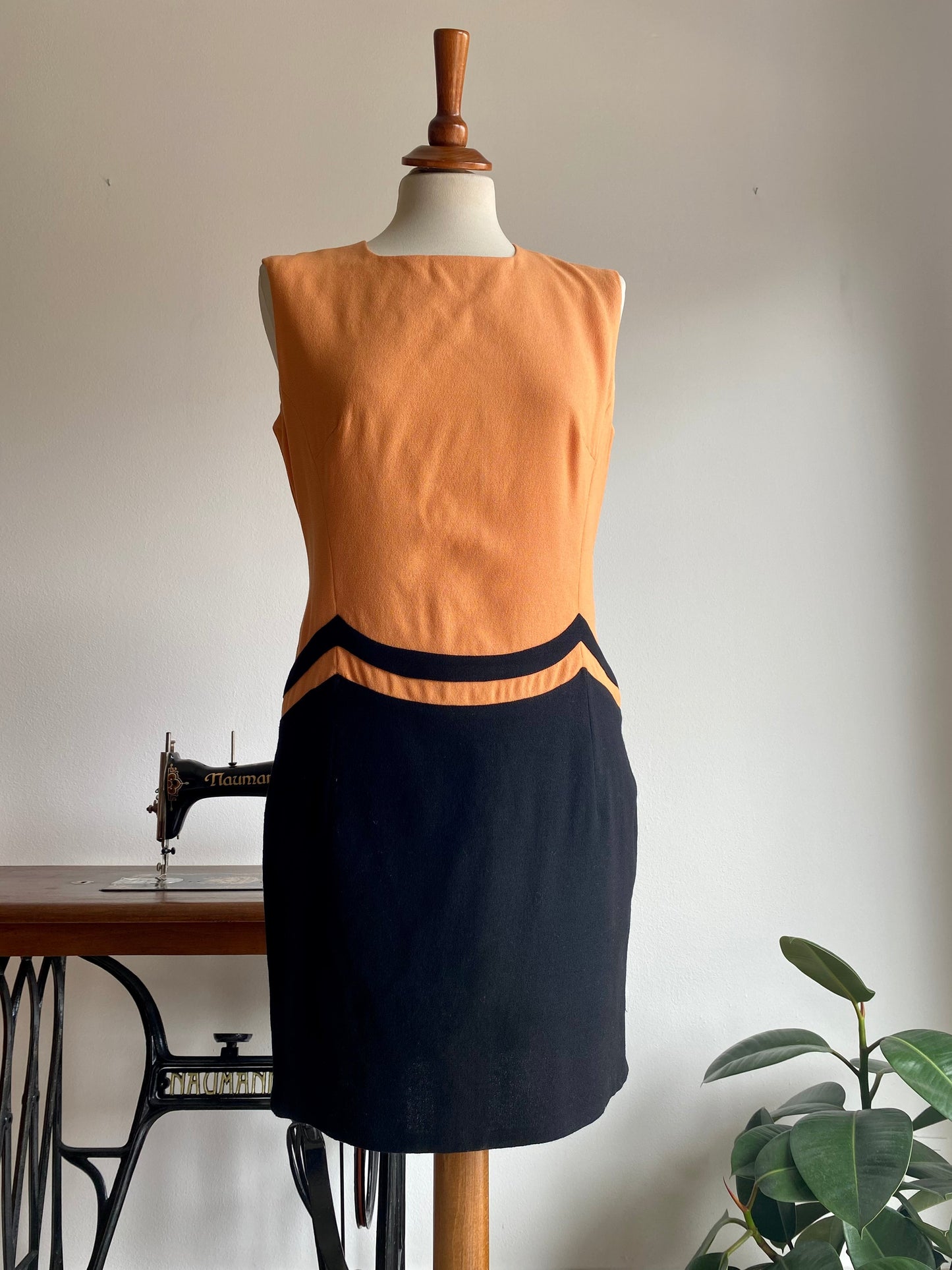Tailleur anni ‘80 arancio e nero - TG. 42