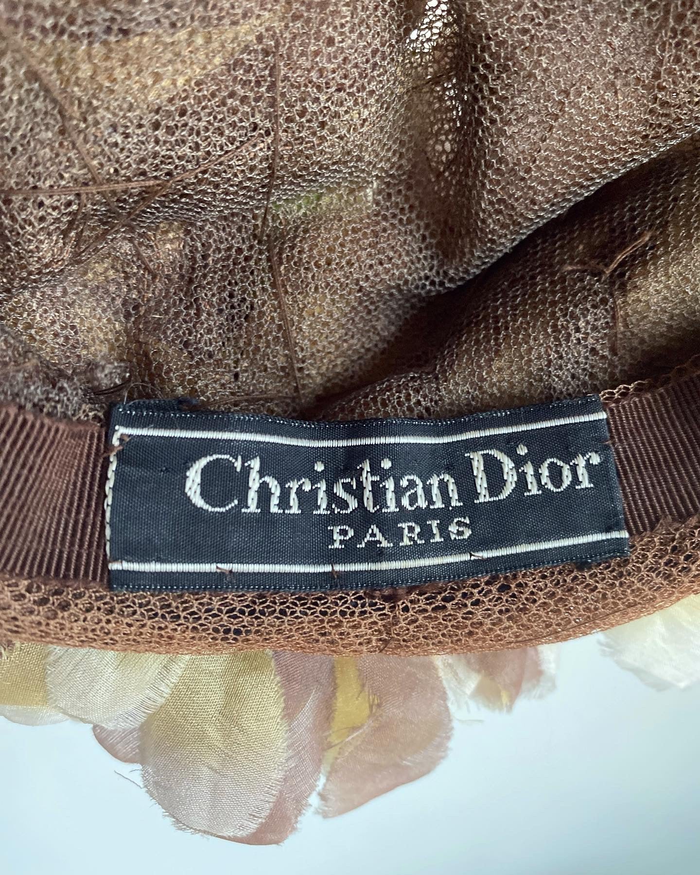Cappello con fiori Christian Dior 💐