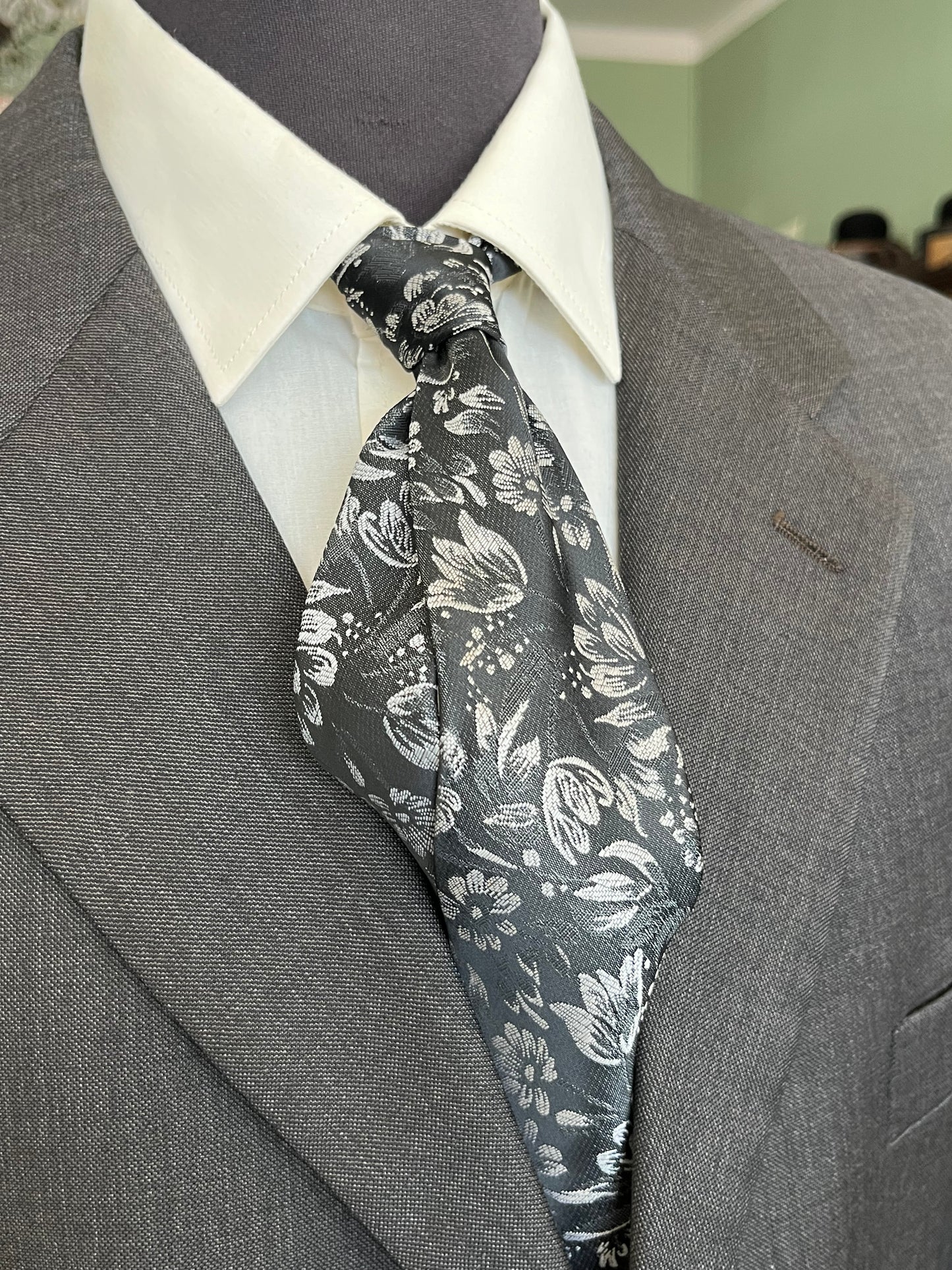 Cravatta anni ‘80 floreale