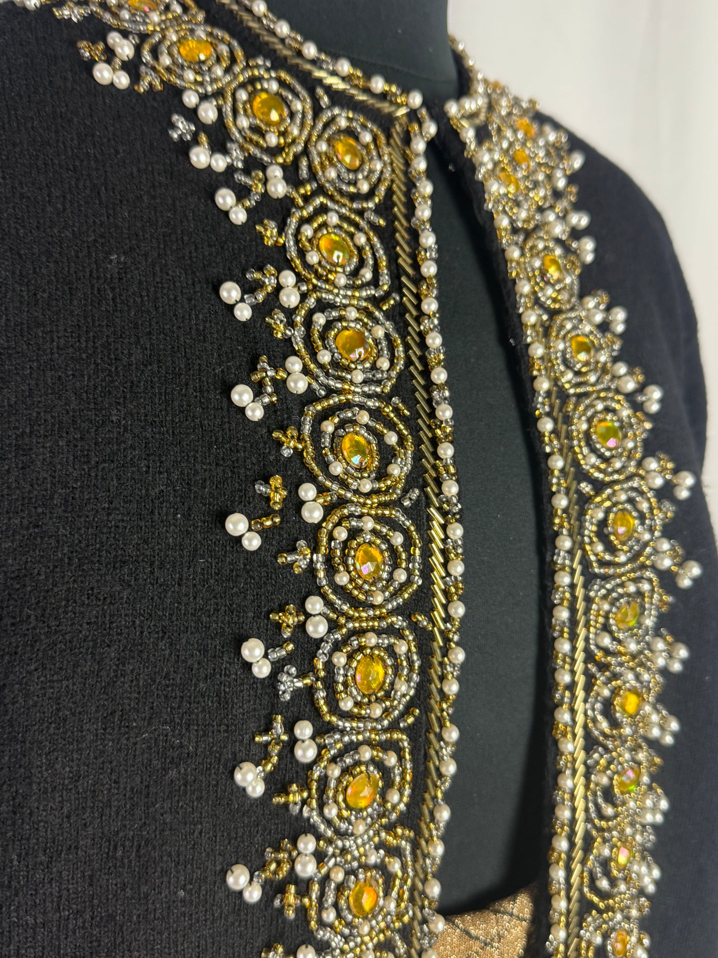 Cardigan in angora con prezioso ricamo - TG. 44