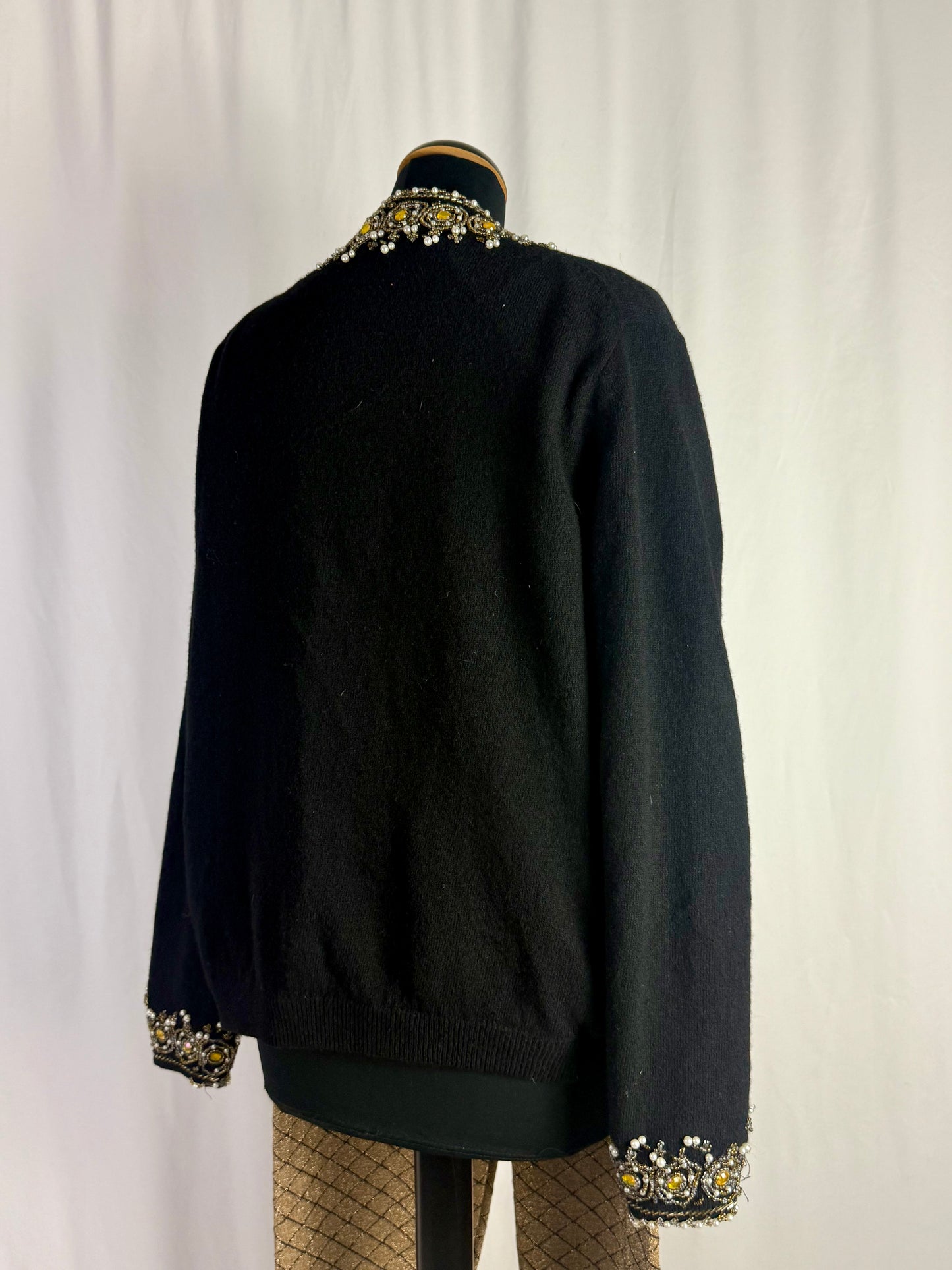 Cardigan in angora con prezioso ricamo - TG. 44