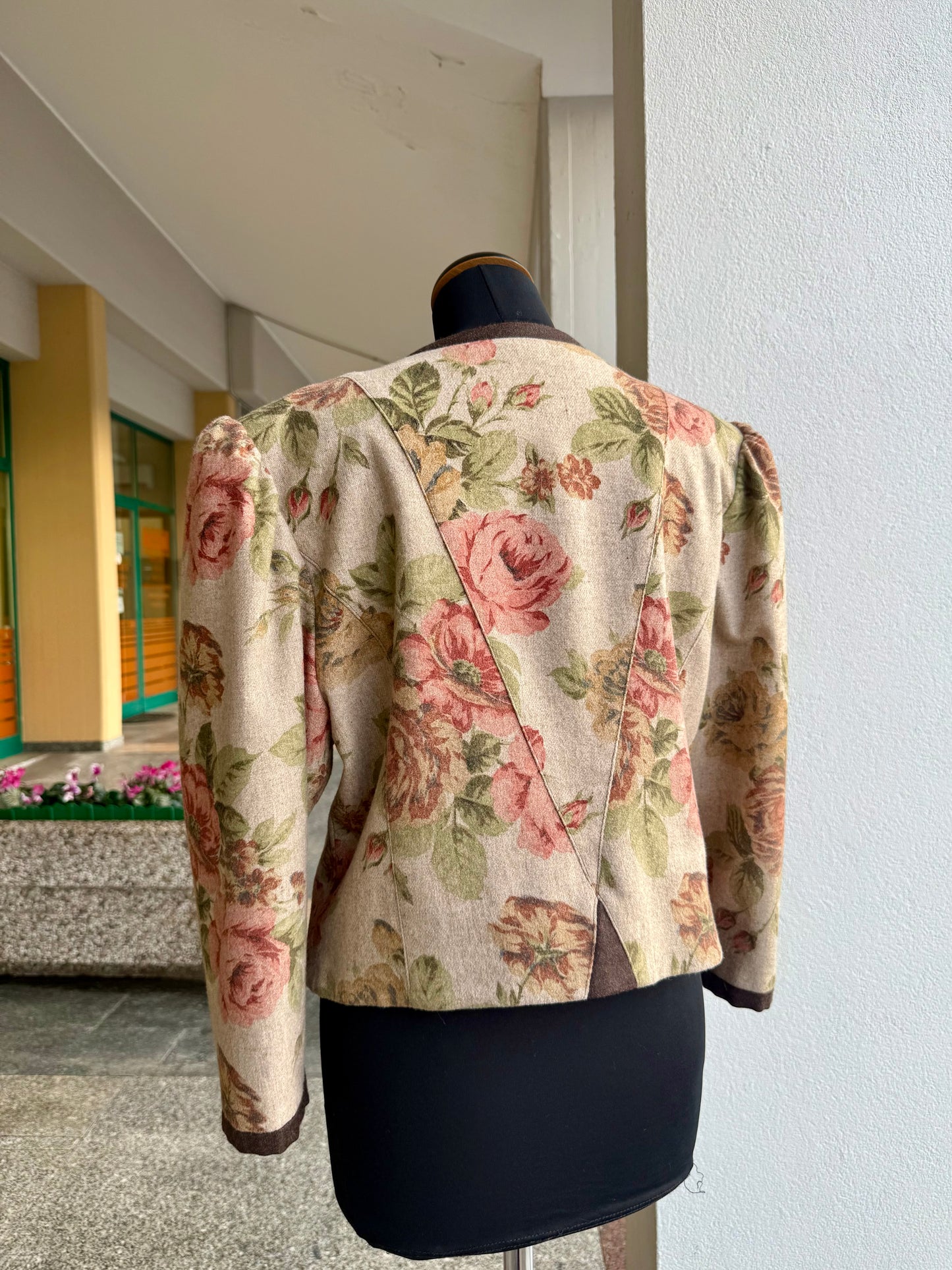 Tailleur tirolese con stampa floreale - TG. 46