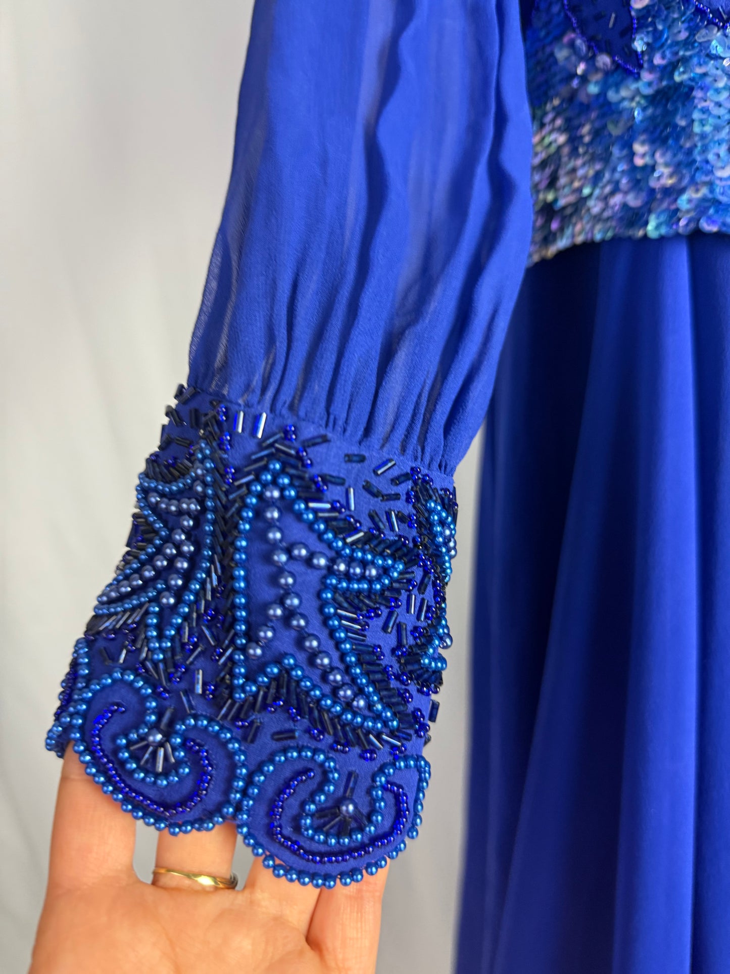 Abito anni ‘80 in seta blu Royal con ricami - TG. 44