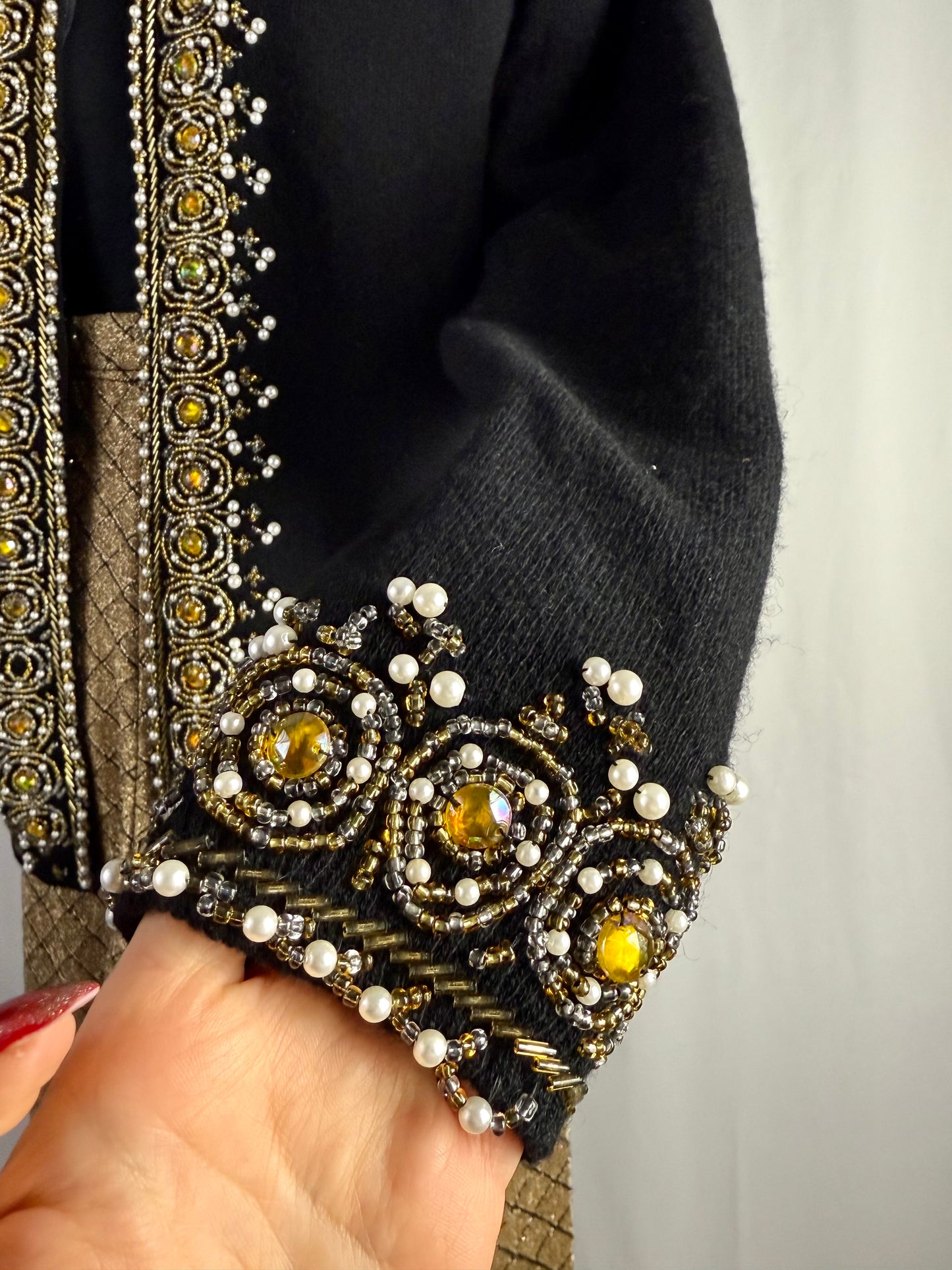 Cardigan in angora con prezioso ricamo - TG. 44