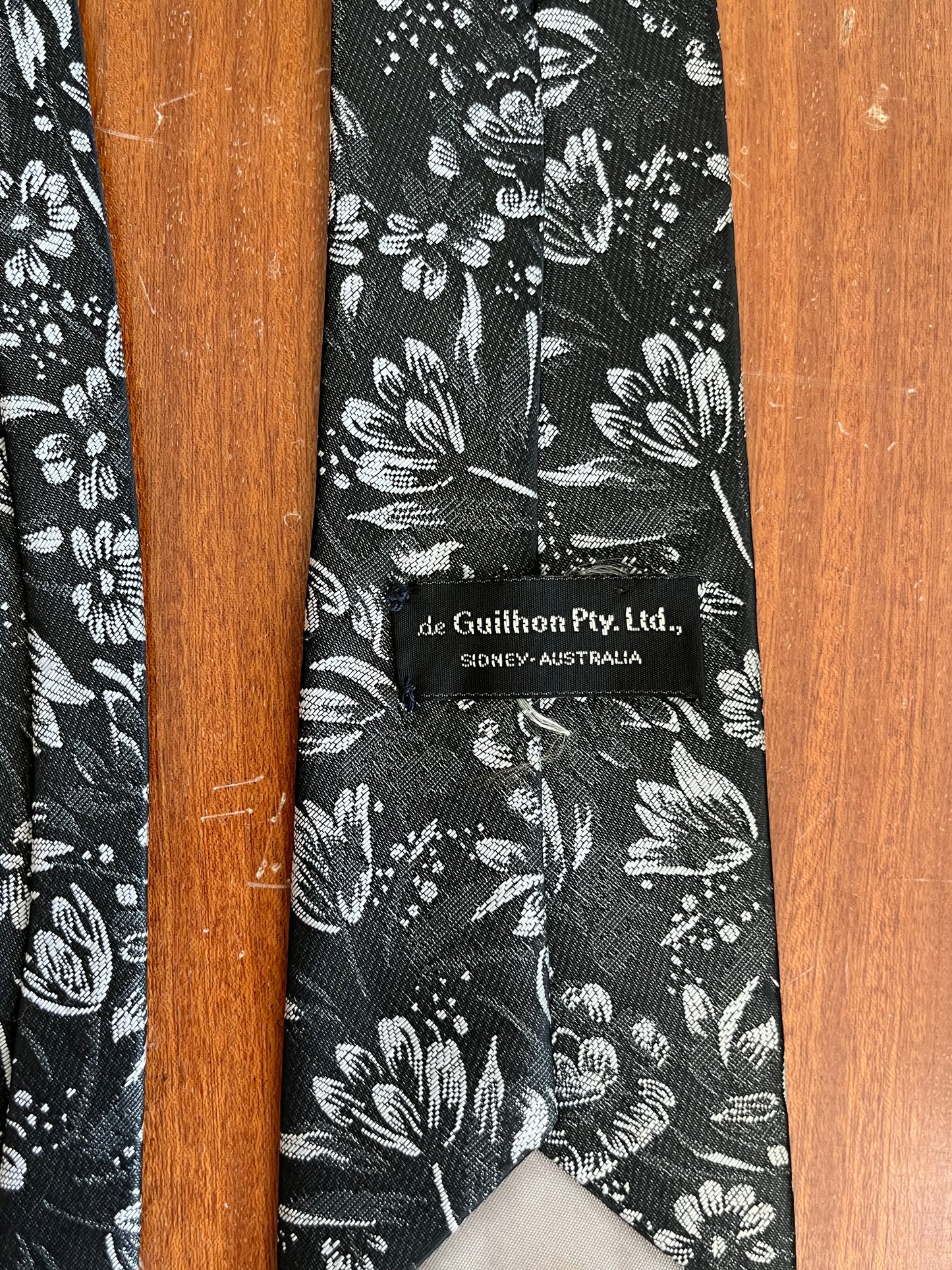 Cravatta anni ‘80 floreale