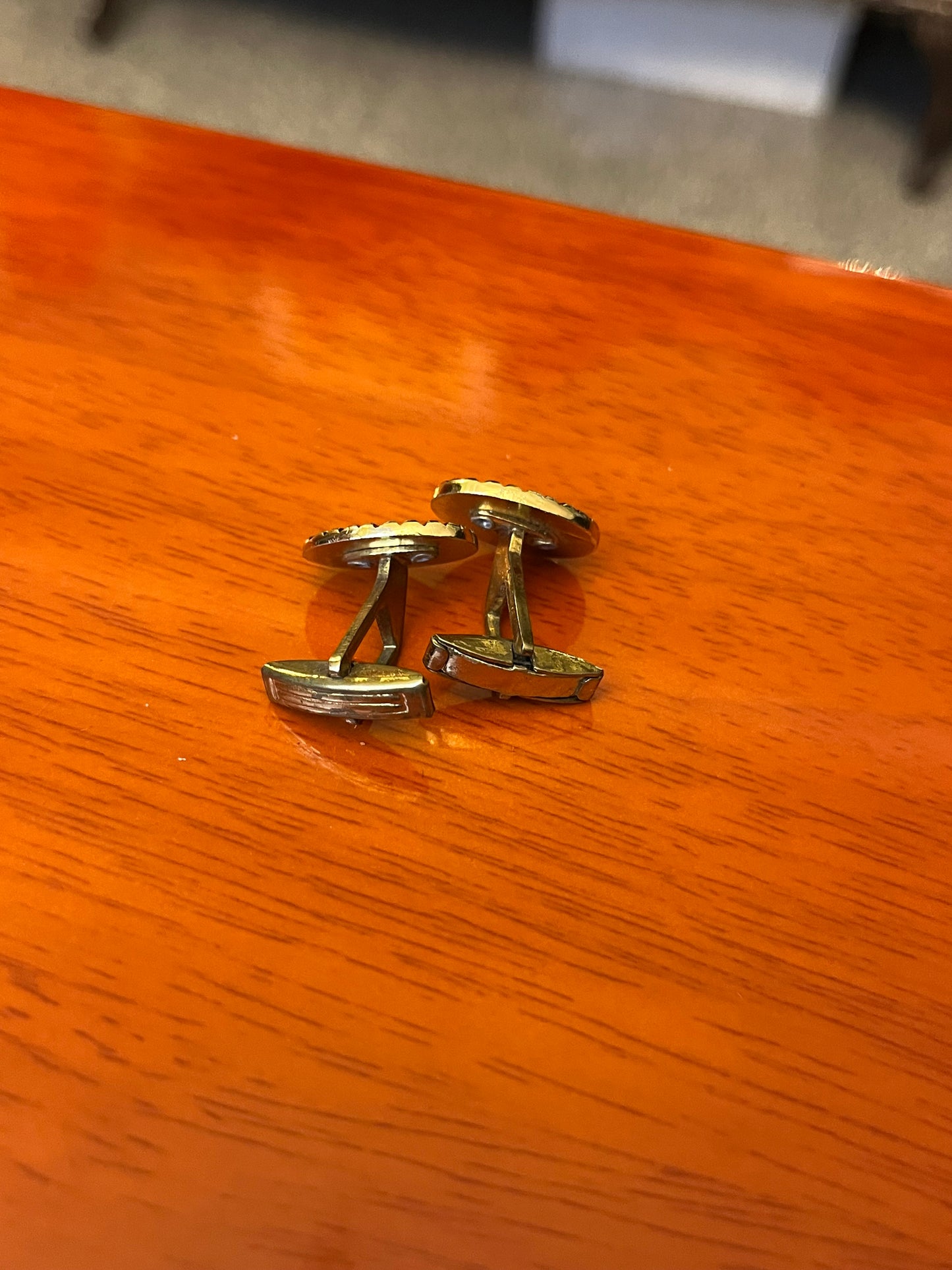 Gemelli dorati ovali