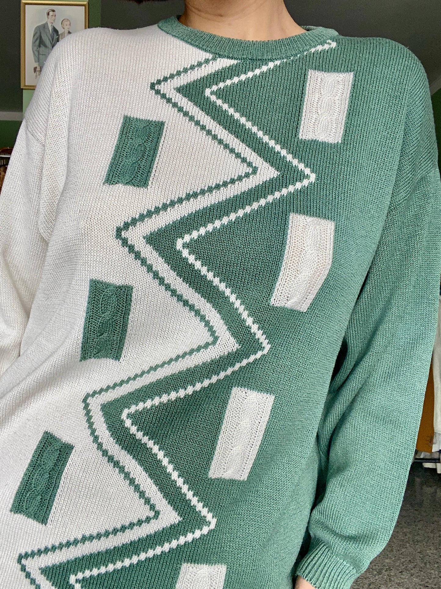 Maglia vintage anni ’80/’90 con pattern geometrico verde salvia e panna - TG. 44/46 circa