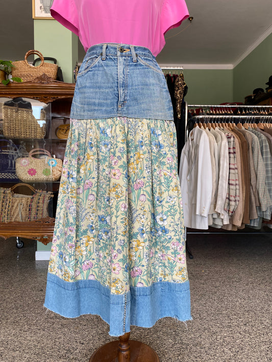 Gonna lunga boho upcycled in jeans e stampa floreale - TG. 38/40
