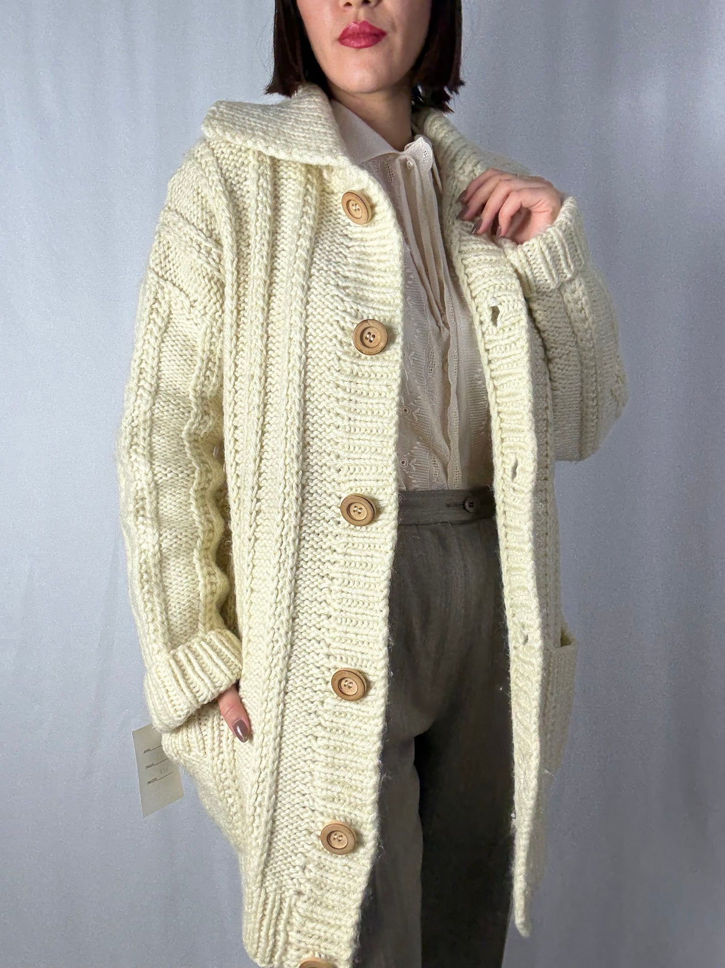 Cardigan Vintage Crema in Lana Grossa – Lavorazione a Treccia e Bottoni in Legno - TG. 44 - 48