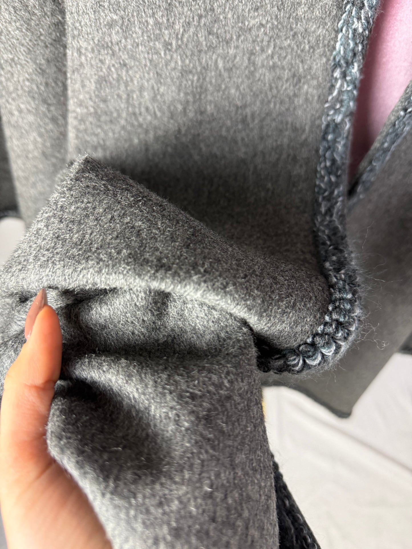 Mantella artigianale in pura lana con finiture a mano - TG. U