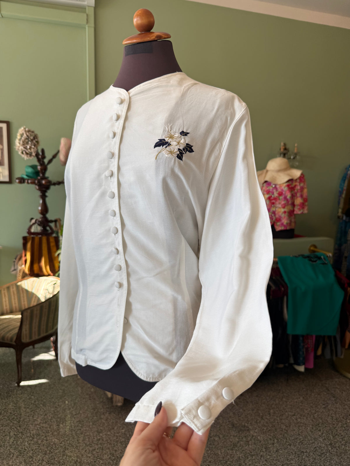 Camicia in cotone con ricami floreale - TG. 44