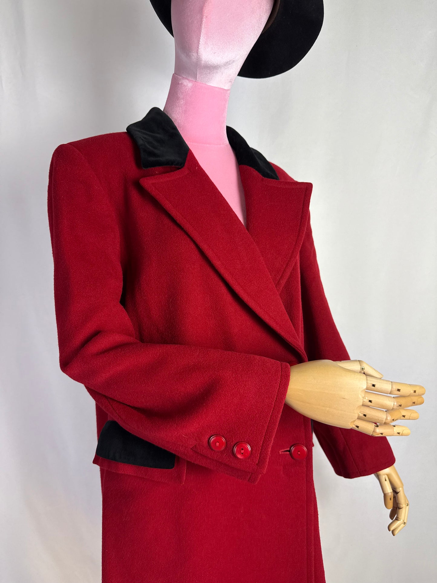 Cappotto rosso con profili neri - TG. 48/50