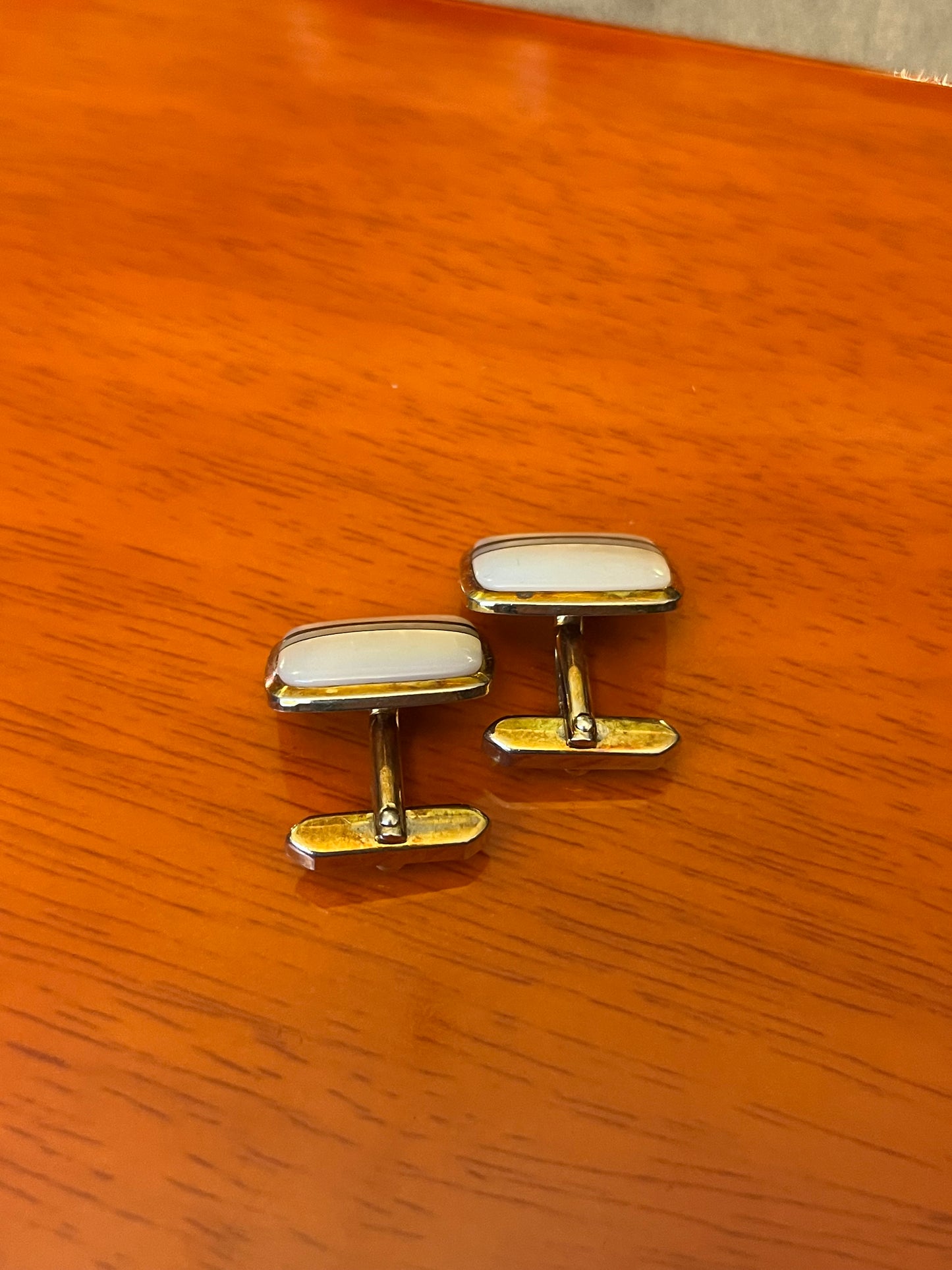 Gemelli dorati madreperla