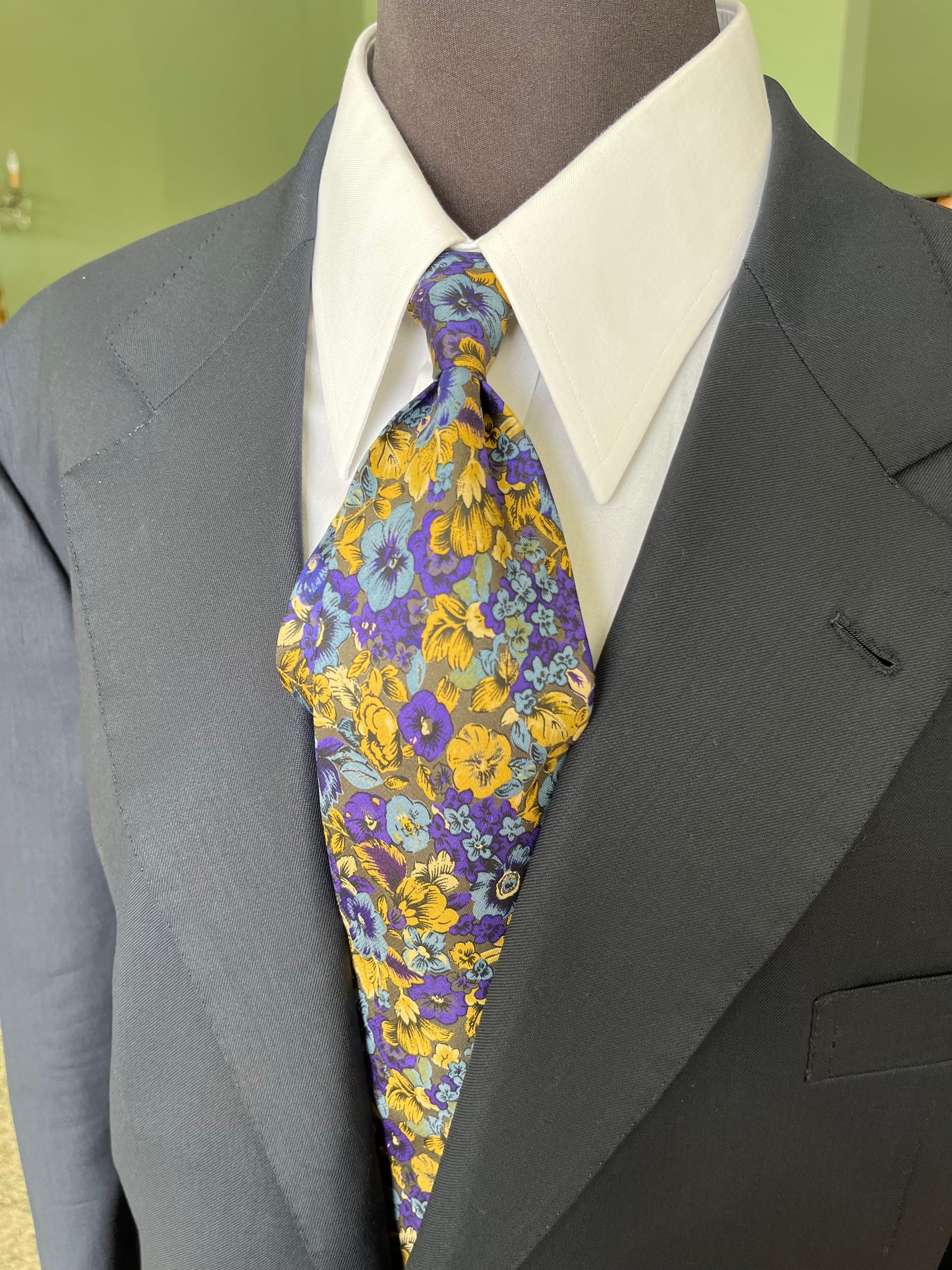 Cravatta anni ‘80 a fiori