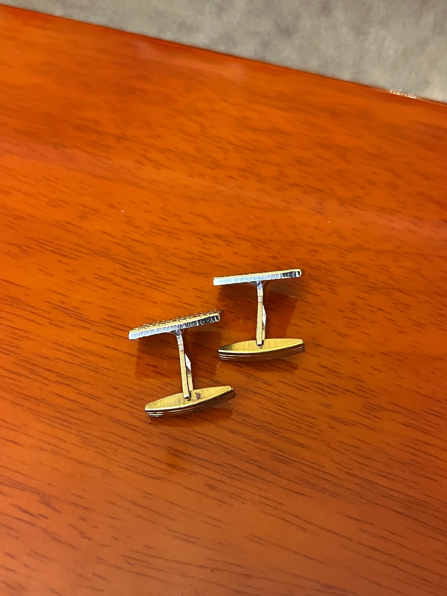 Gemelli dorati rettangolari