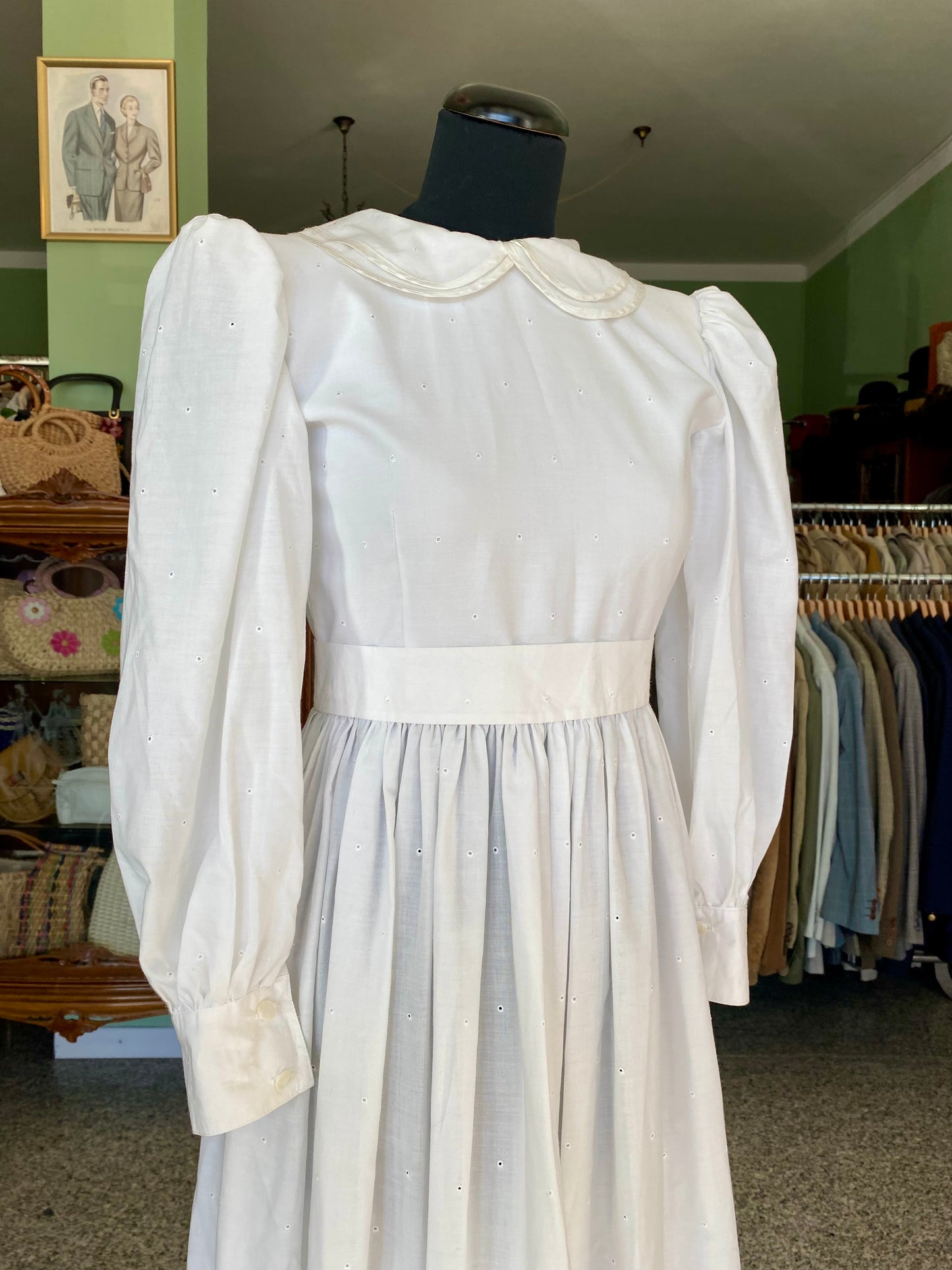 Abito bianco anni '70 in cotone ricamato stile prateria - TG. 38/40