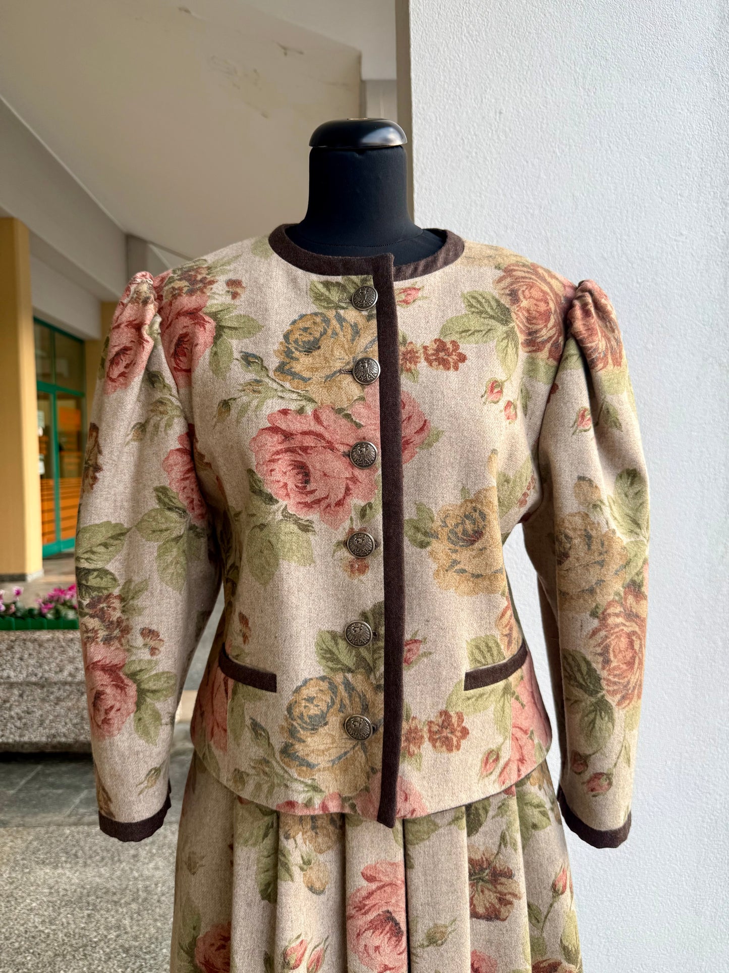 Tailleur tirolese con stampa floreale - TG. 46