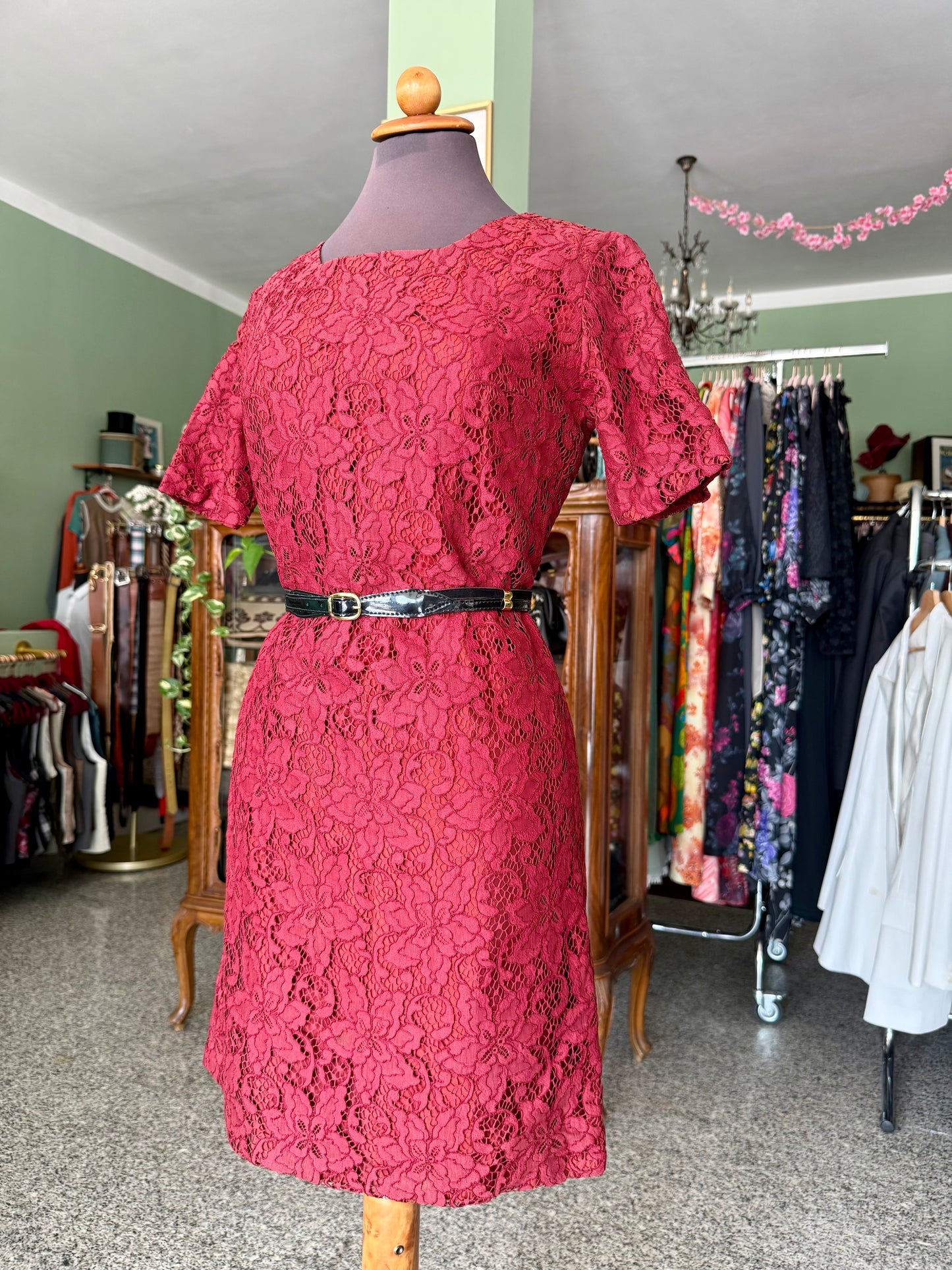 Abito anni ‘60 in pizzo lampone - TG. 40