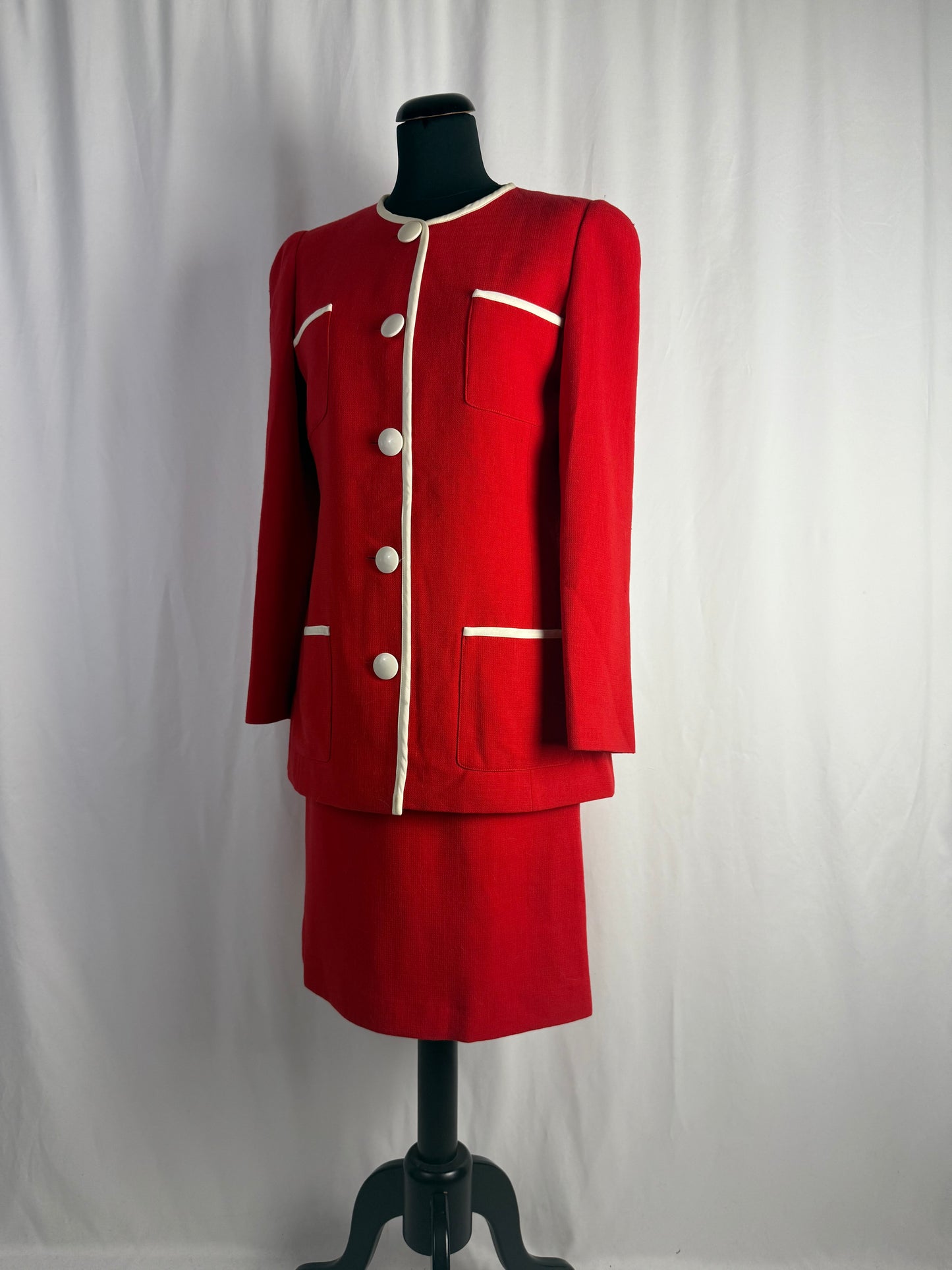Tailleur anni ‘80 rosso con profili bianchi - TG. 40