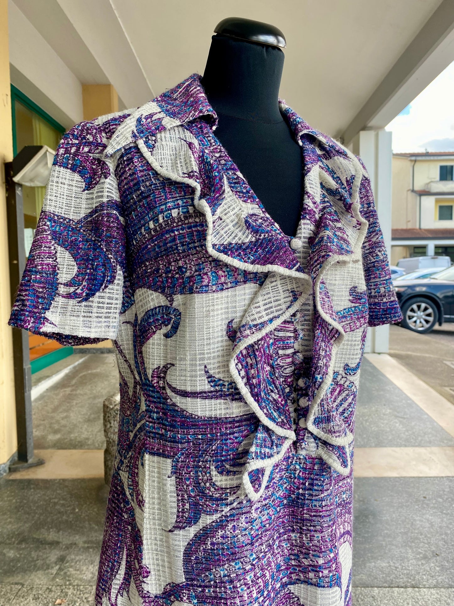 Abito sartoriale primi ’70 con volant  
- TG. 44 circa