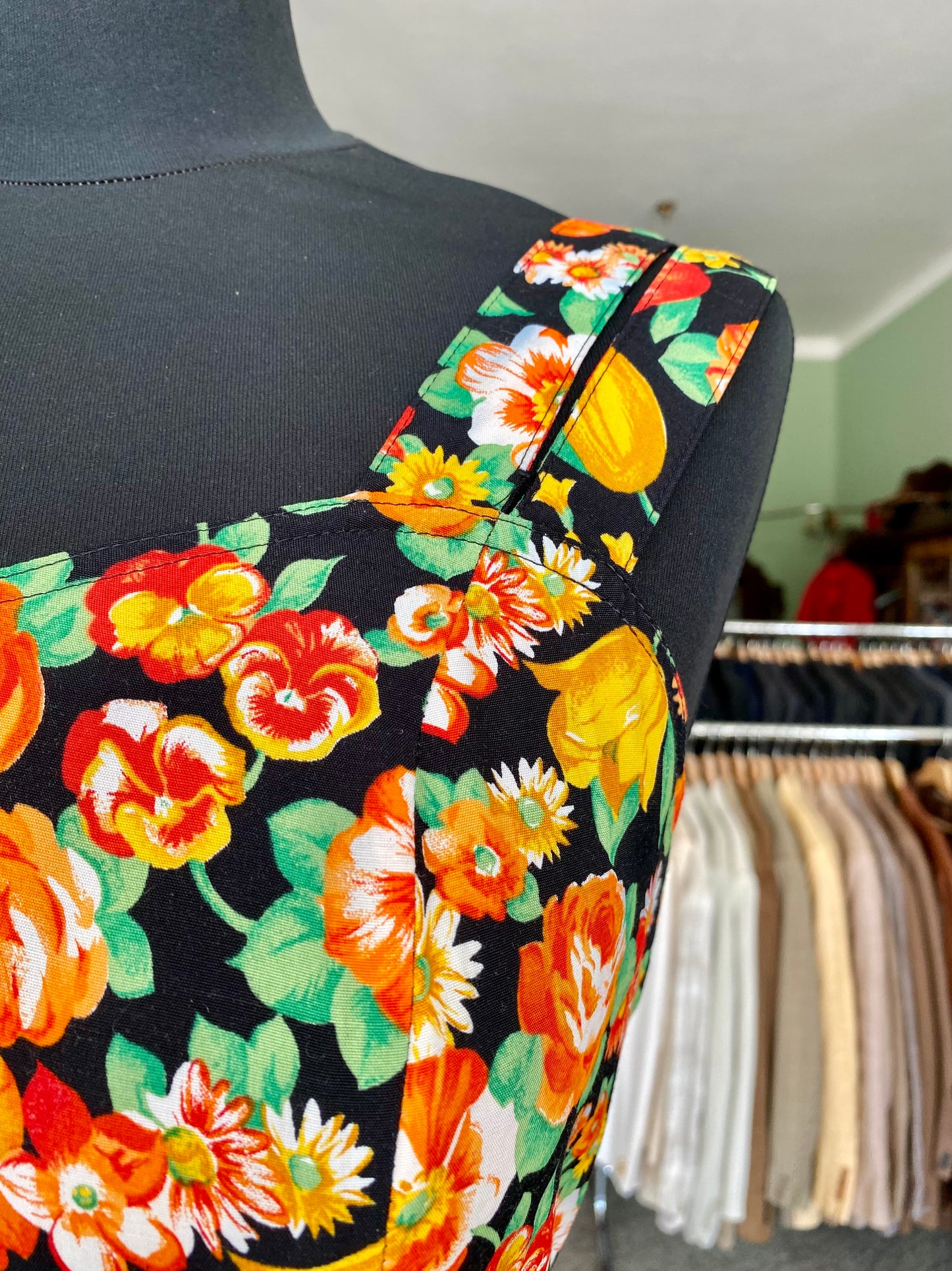 Abito con stampa floreale - TG. 38/40 con poco seno