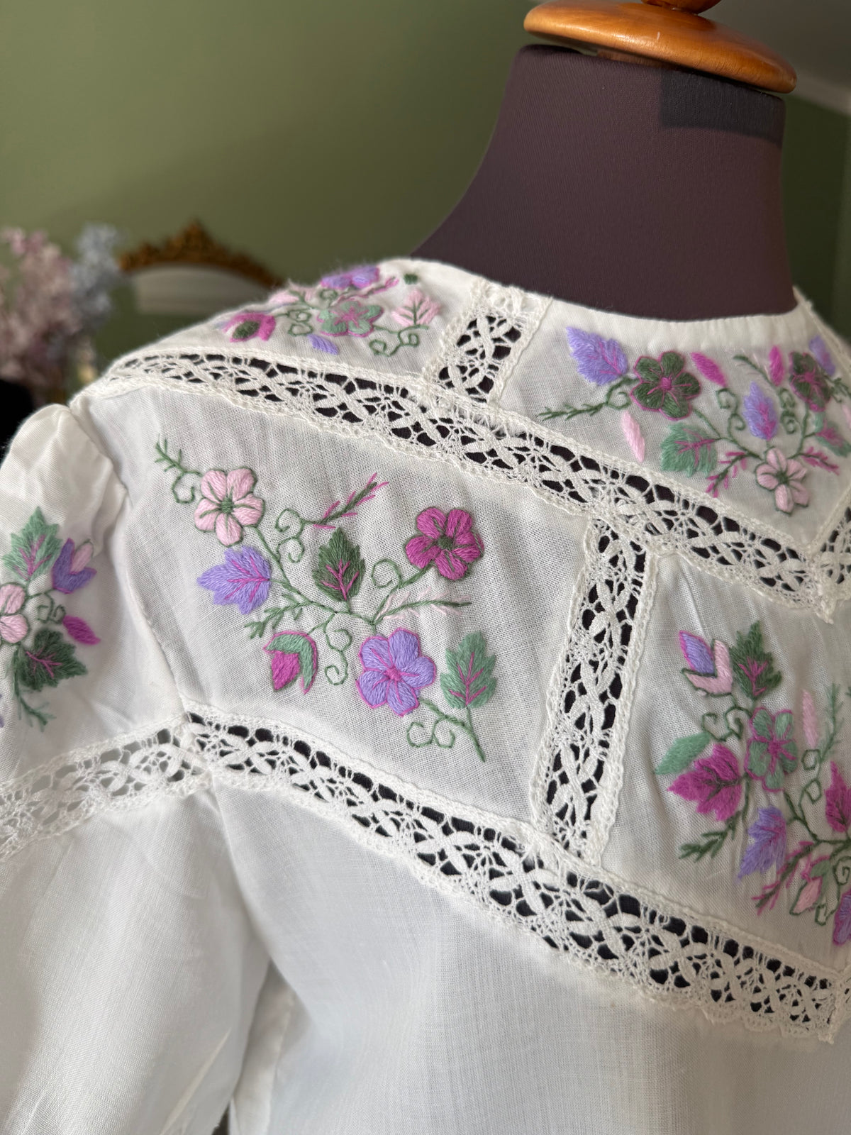 Camicia con inserti floreali e pizzo - TG. 42