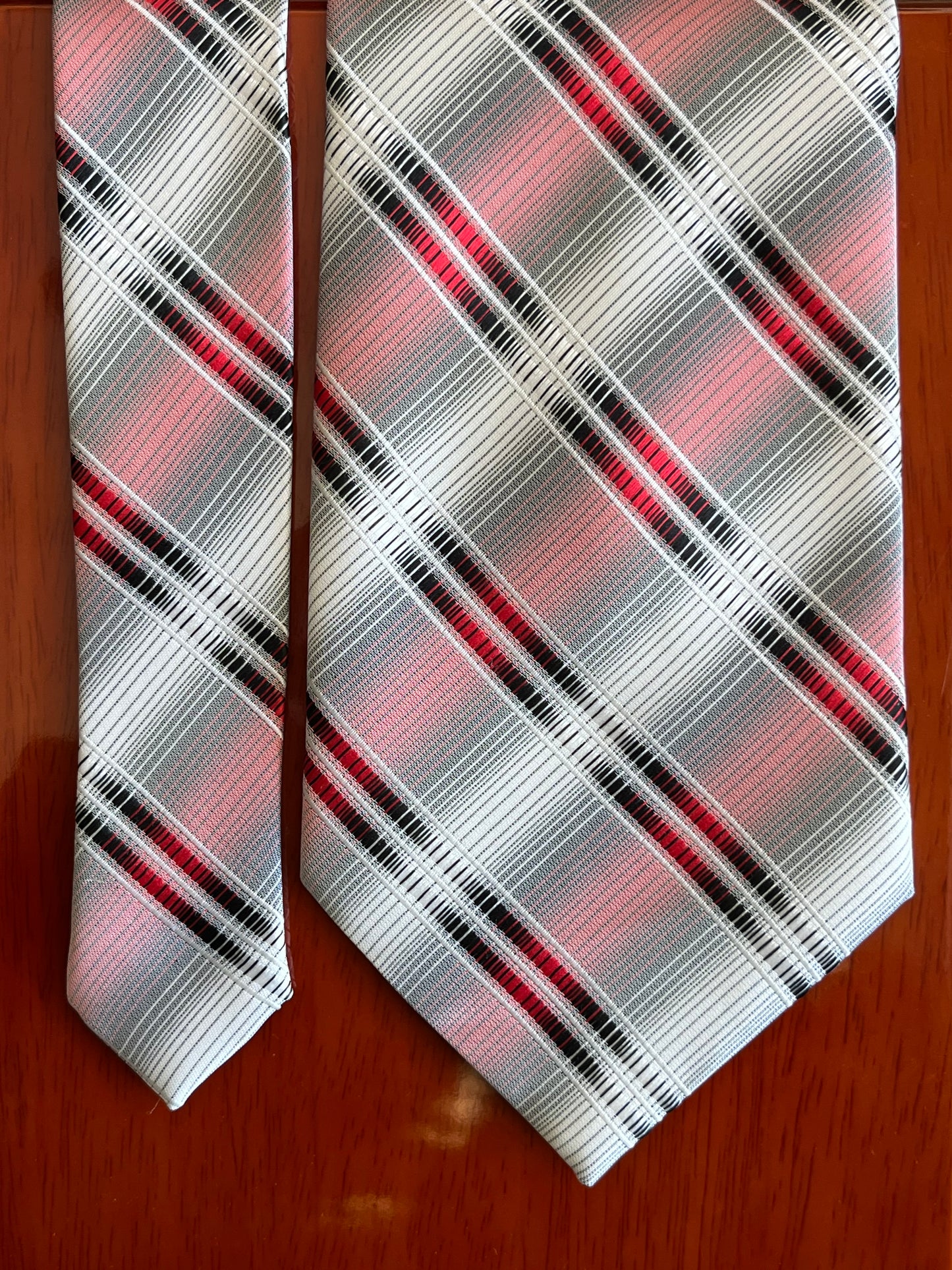 Cravatta anni ‘90 a quadri
