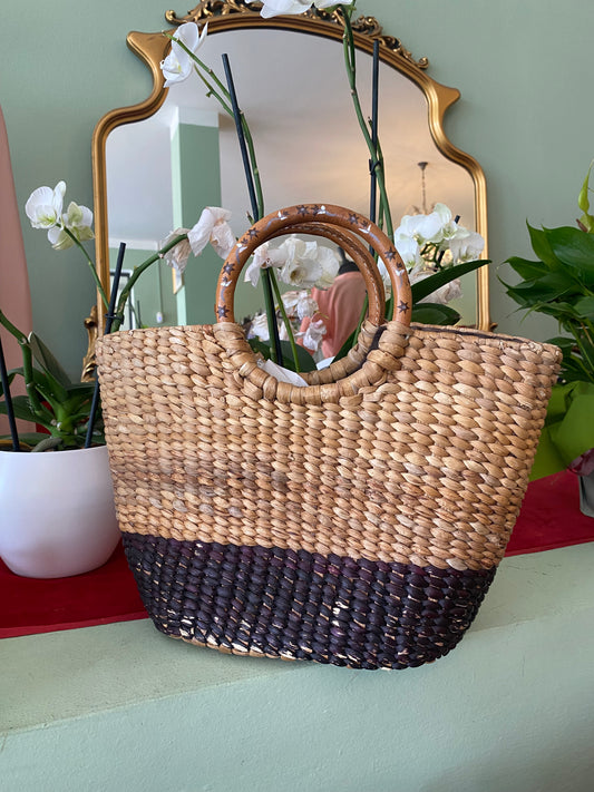 Borsa a mano in paglia con manici decorati