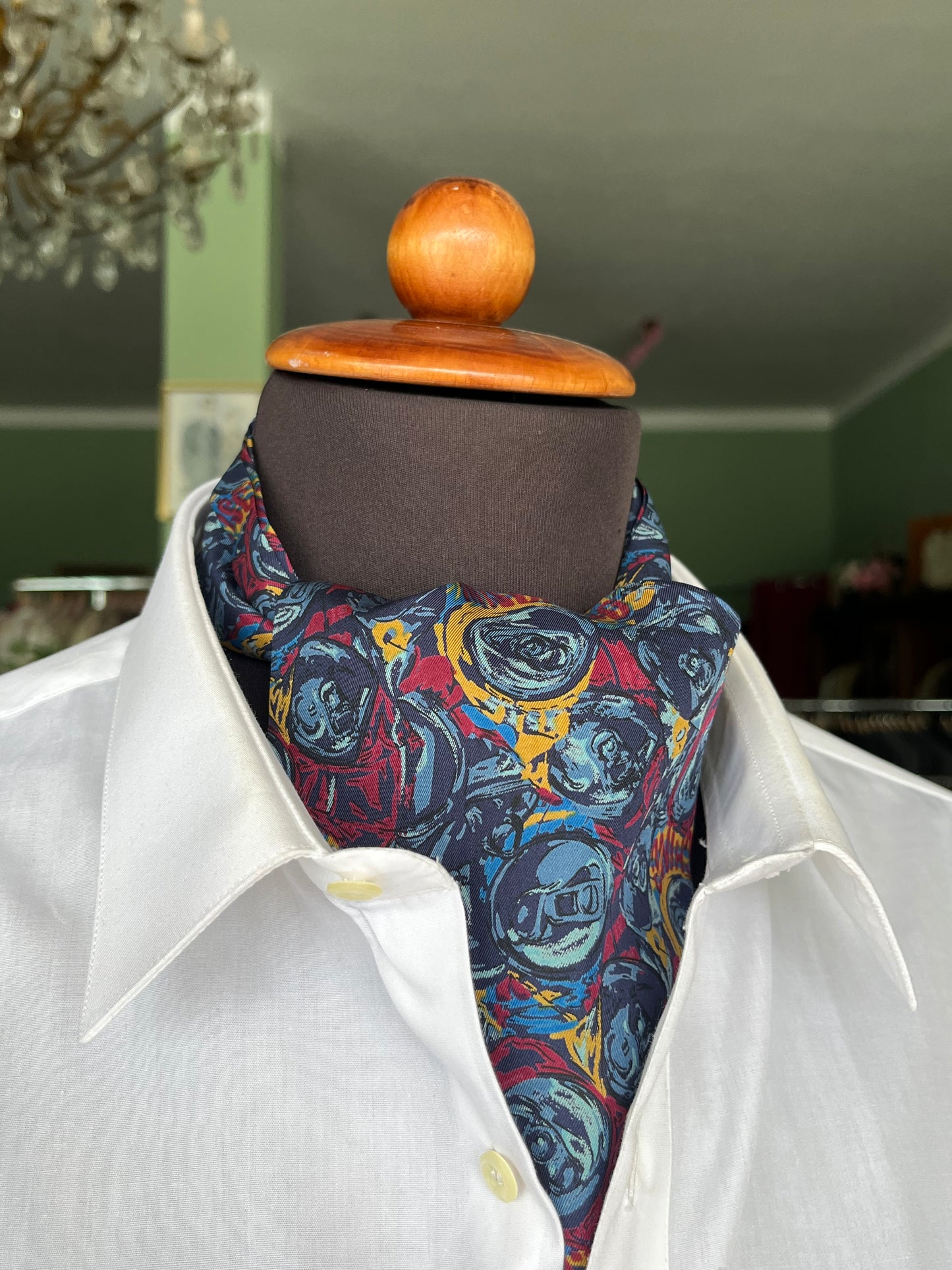 Ascot Moschino seta fantasia astratta