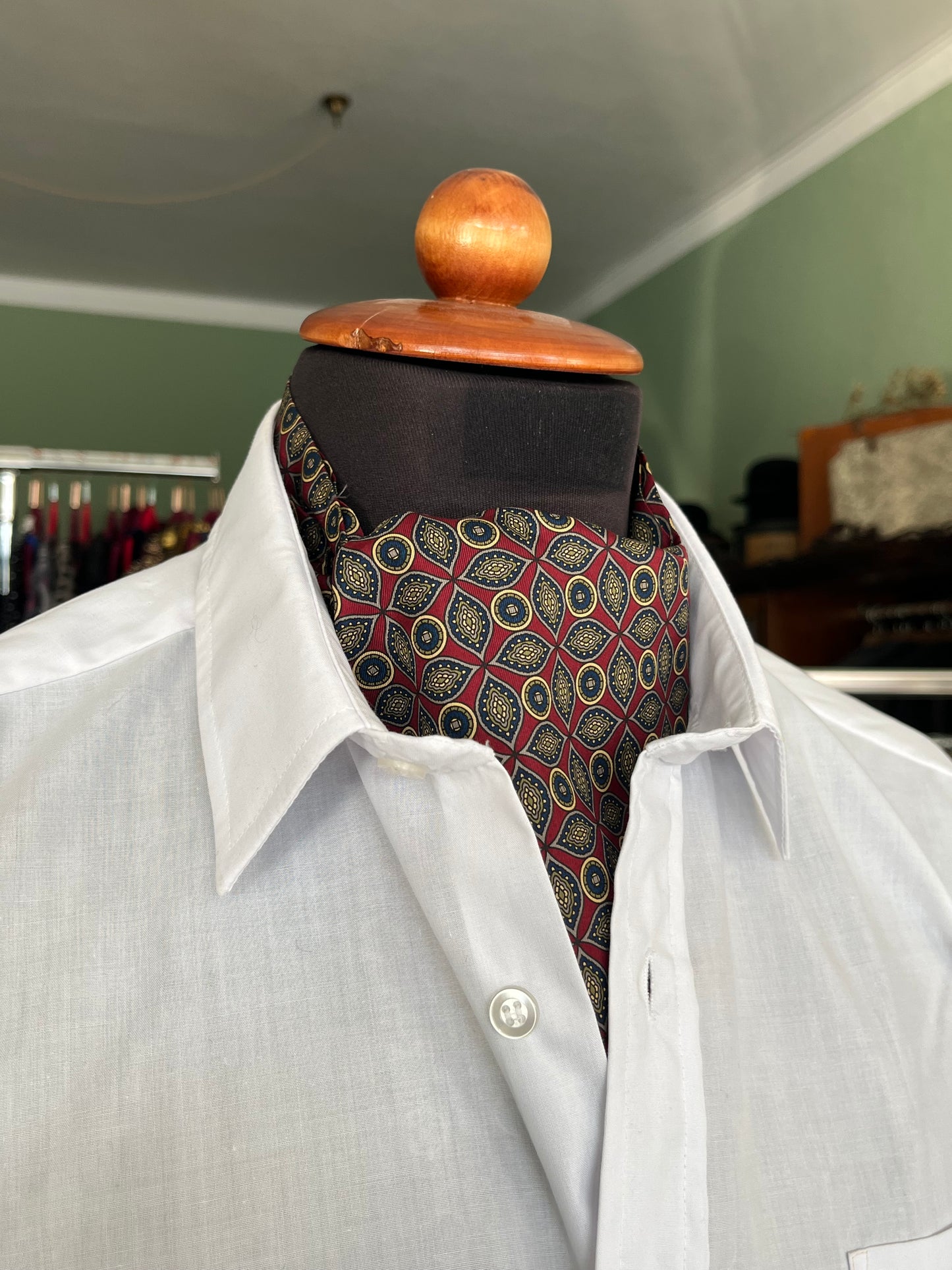 Ascot seta fantasia medaglioni/mandorle