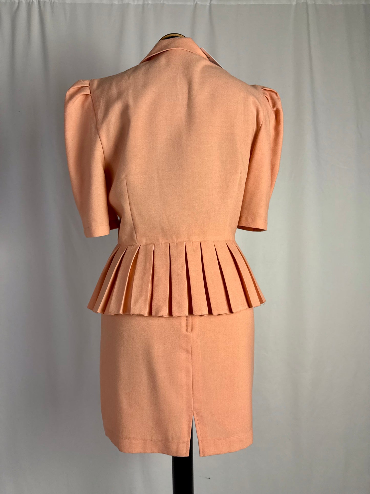 Tailleur anni ‘80 color pesca in fresco lana - TG. 40