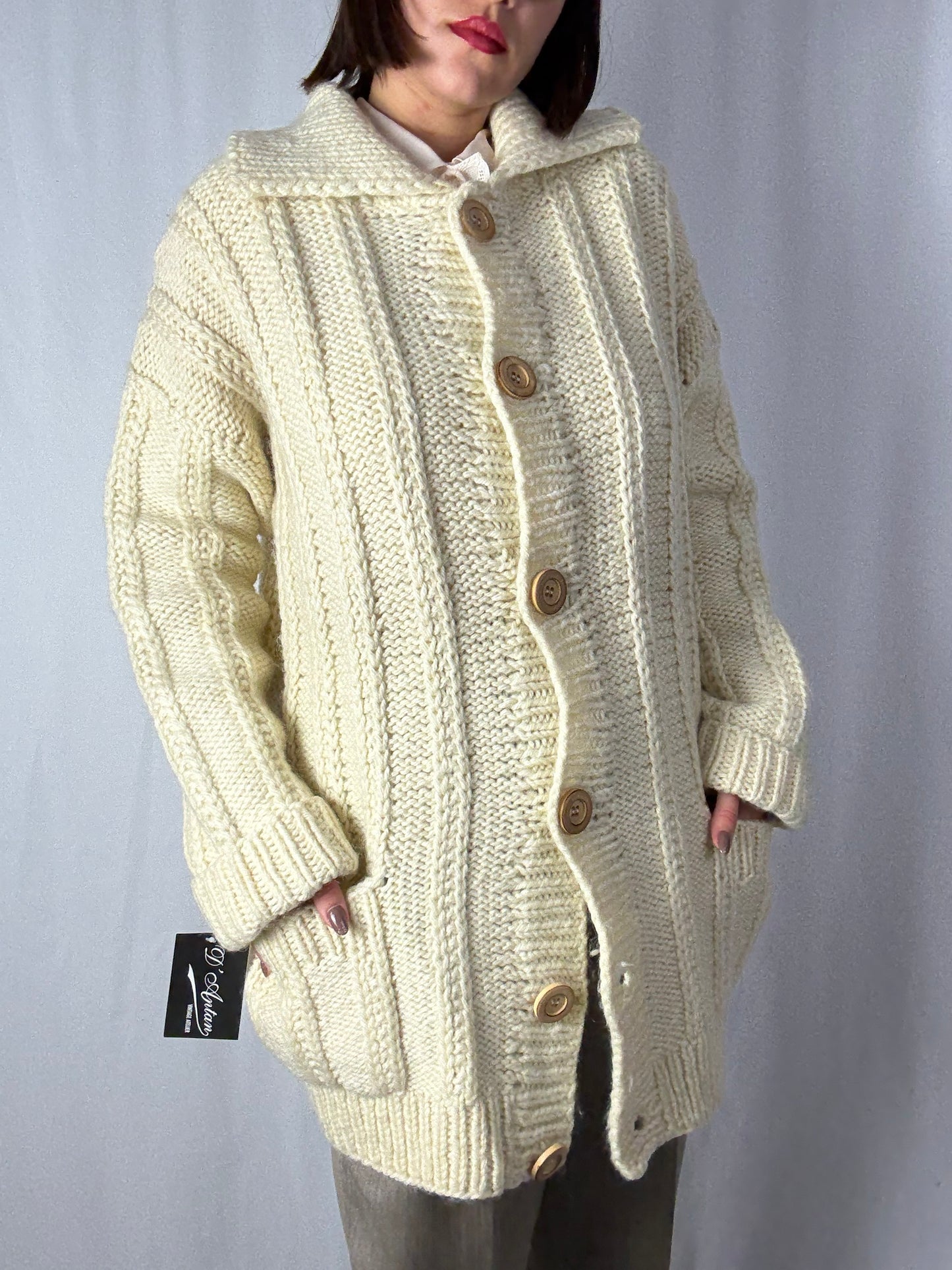 Cardigan Vintage Crema in Lana Grossa – Lavorazione a Treccia e Bottoni in Legno - TG. 44 - 48
