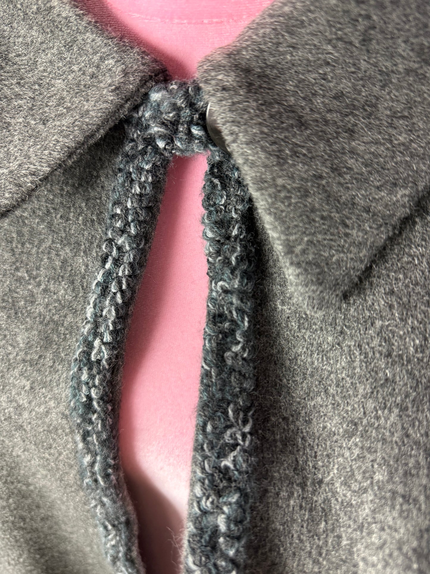 Mantella artigianale in pura lana con finiture a mano - TG. U