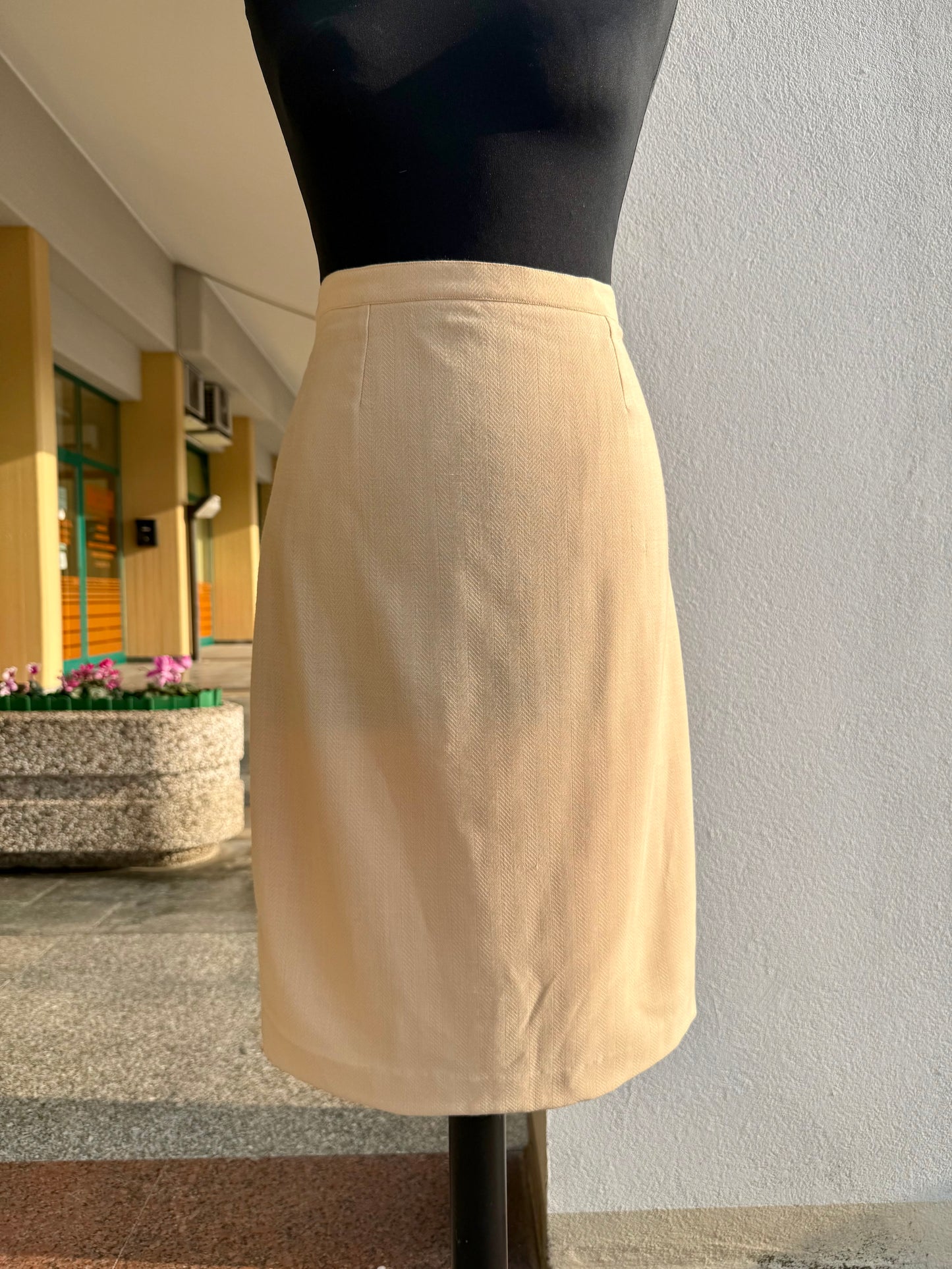 Tailleur anni ’80 beige biscotto con giacca ricamata - TG. 40/42