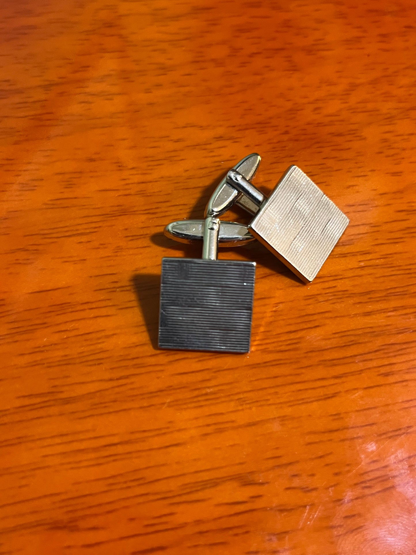 Gemelli argentati quadrati